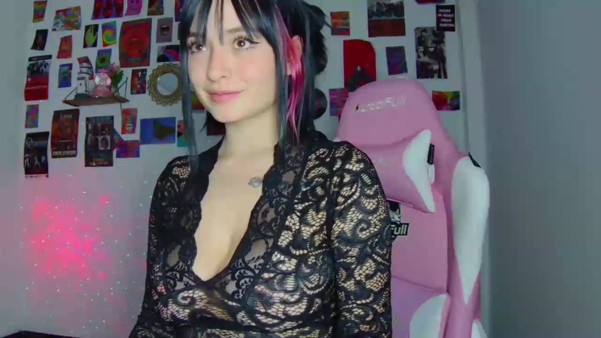 Gallery image thumbnail from CarolineJames's myfreecams stream on, 07/16/2026, 24:54 image 10 of 20