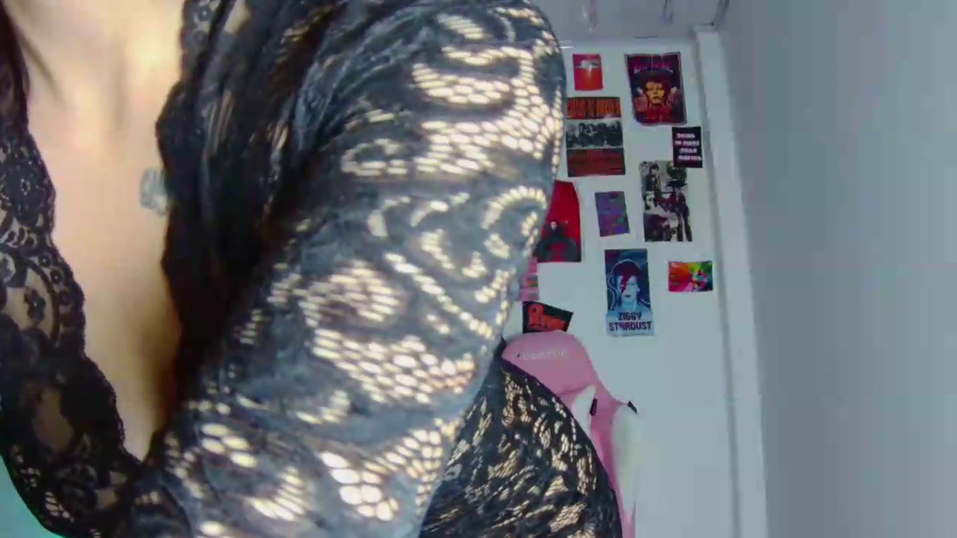 Gallery image thumbnail from CarolineJames's myfreecams stream on, 07/16/2026, 01:54 image 18 of 20