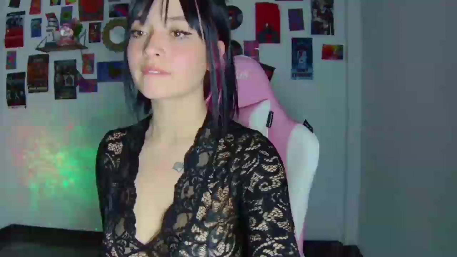 Gallery image thumbnail from CarolineJames's myfreecams stream on, 07/16/2026, 02:17 image 4 of 20
