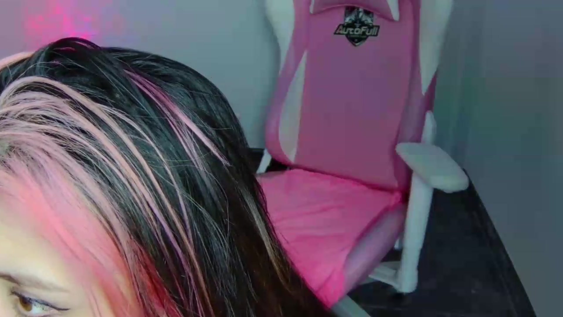 Gallery image thumbnail from CarolineJames's myfreecams stream on, 07/31/2026, 06:28 image 13 of 20