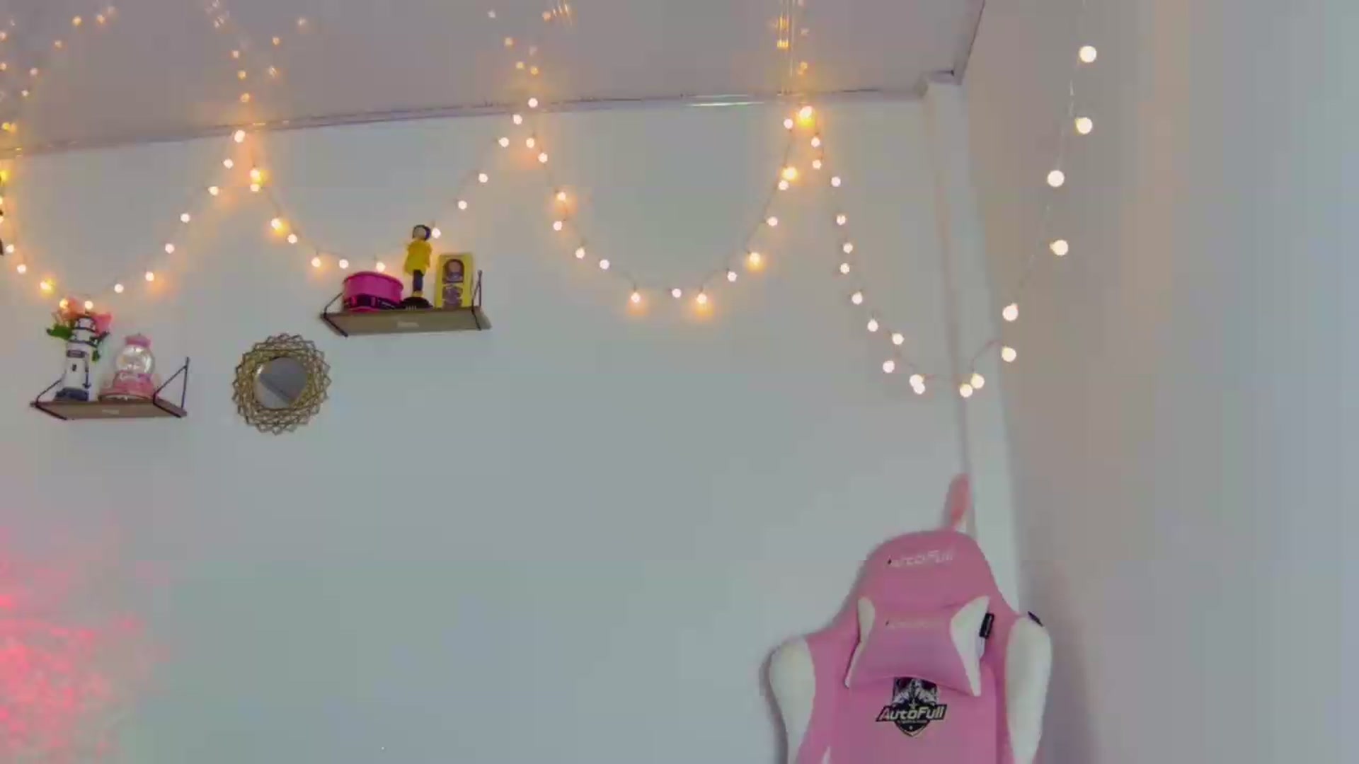 Gallery image thumbnail from CarolineJames's myfreecams stream on, 08/13/2026, 24:00 image 10 of 20