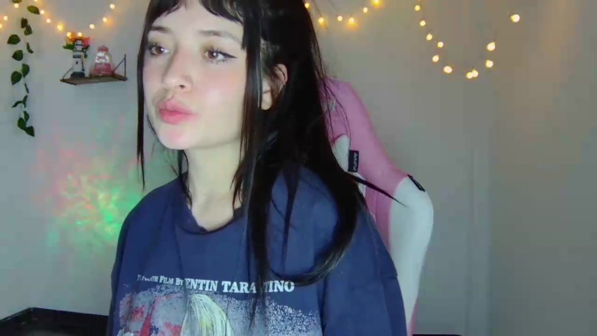 Gallery image thumbnail from CarolineJames's myfreecams stream on, 08/16/2026, 05:30 image 2 of 20