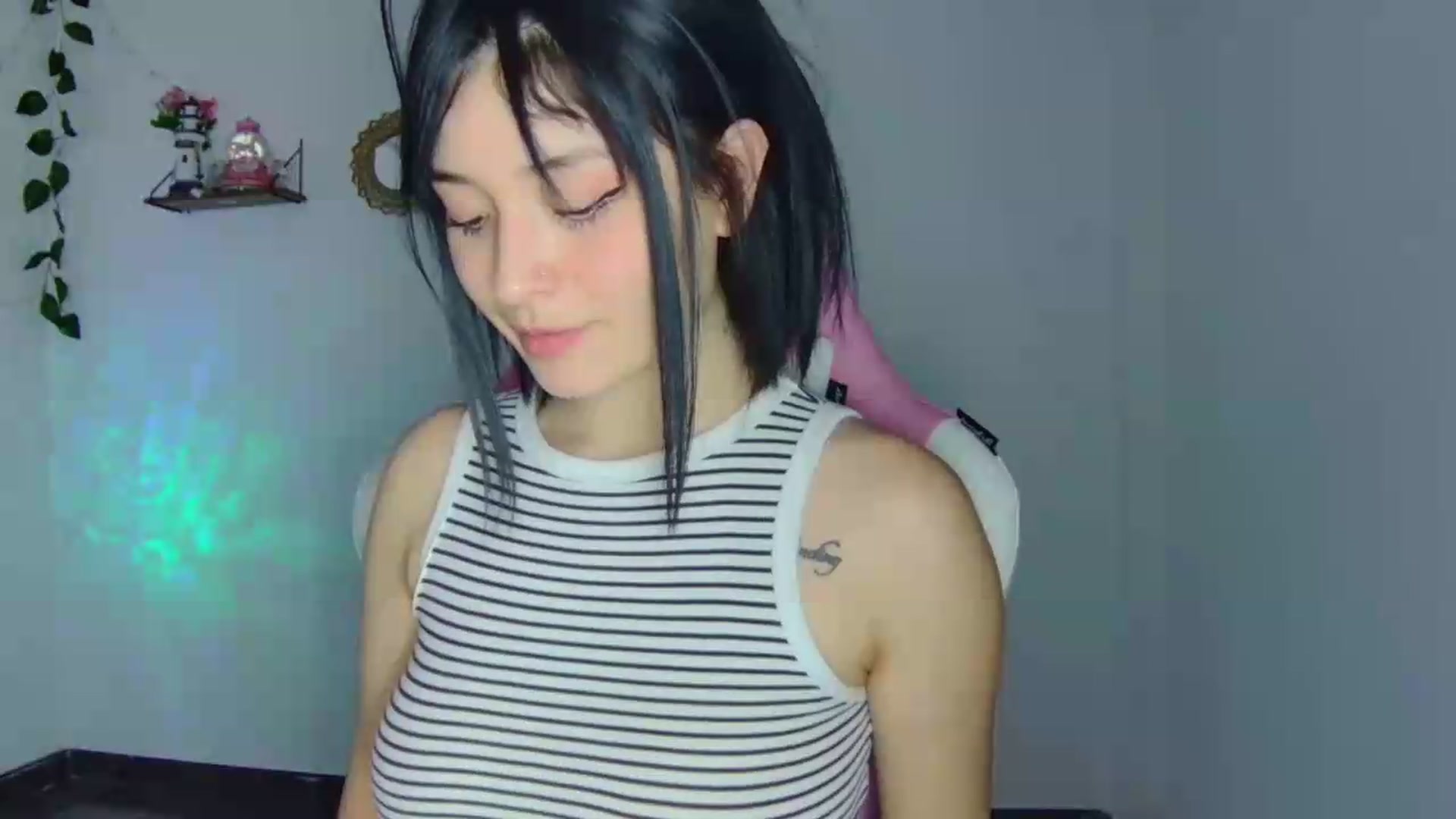 Gallery image thumbnail from CarolineJames's myfreecams stream on, 09/03/2026, 02:39 image 6 of 20