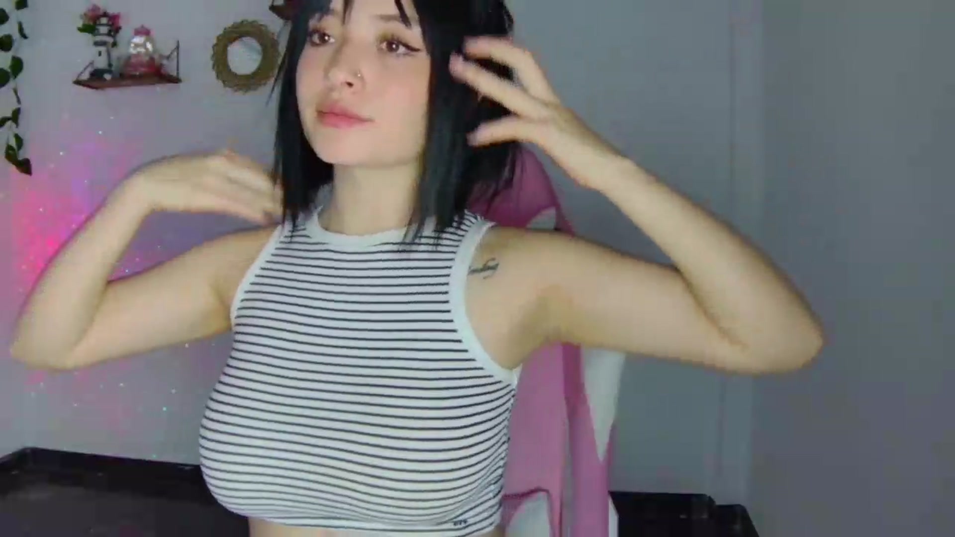 Gallery image thumbnail from CarolineJames's myfreecams stream on, 09/03/2026, 05:43 image 2 of 20