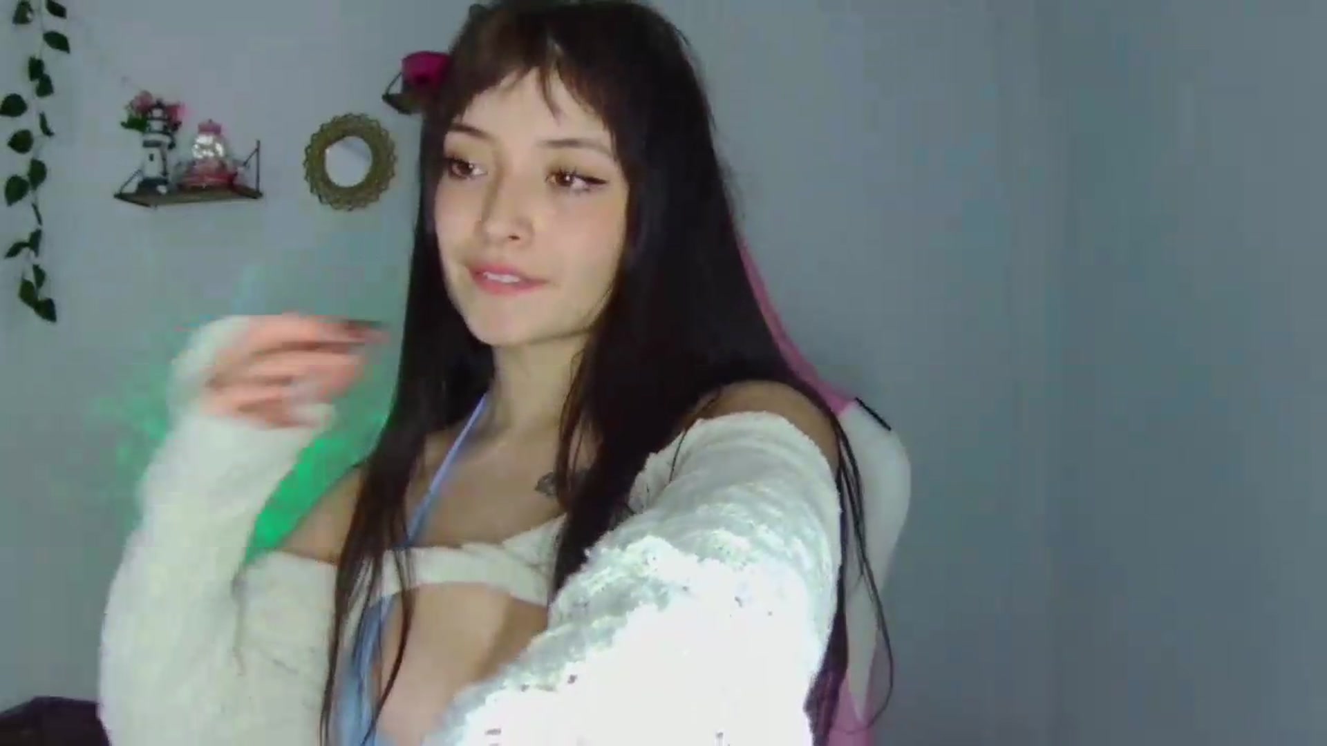 Gallery image thumbnail from CarolineJames's myfreecams stream on, 09/04/2026, 04:04 image 16 of 20