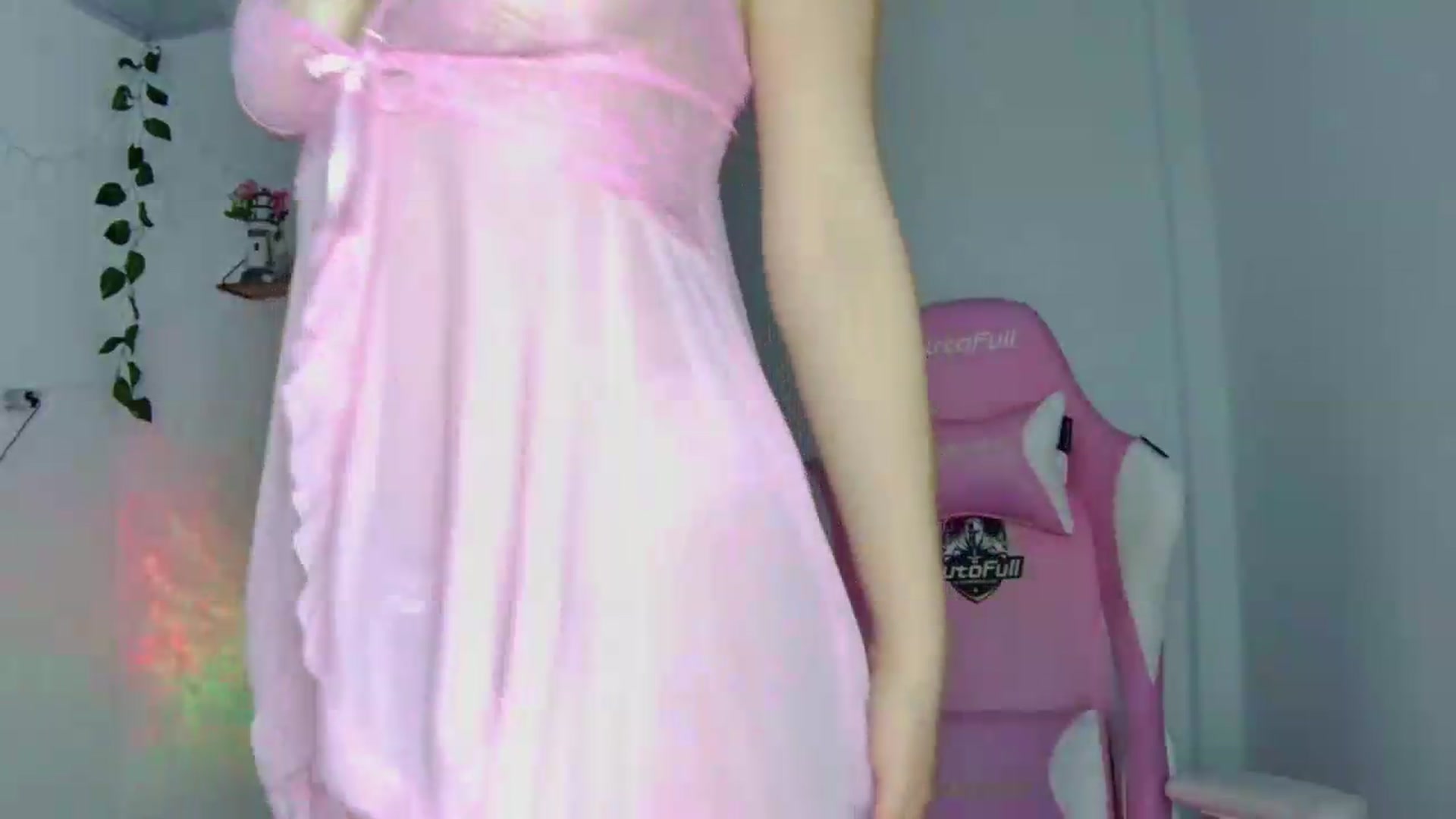 Gallery image thumbnail from CarolineJames's myfreecams stream on, 09/04/2026, 23:24 image 8 of 20