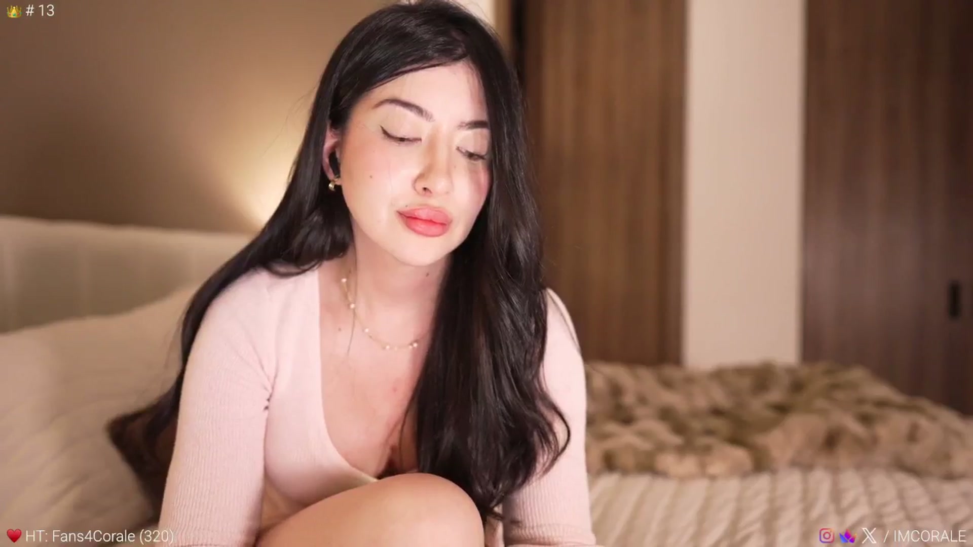 Gallery image thumbnail from Caroline_'s myfreecams stream on, 03/14/2026, 05:05 image 13 of 20