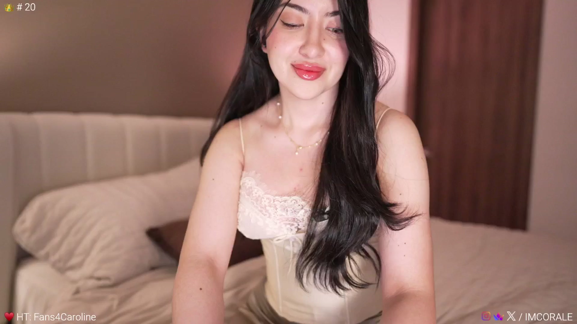 Gallery image thumbnail from Caroline_'s myfreecams stream on, 03/19/2026, 02:40 image 2 of 20