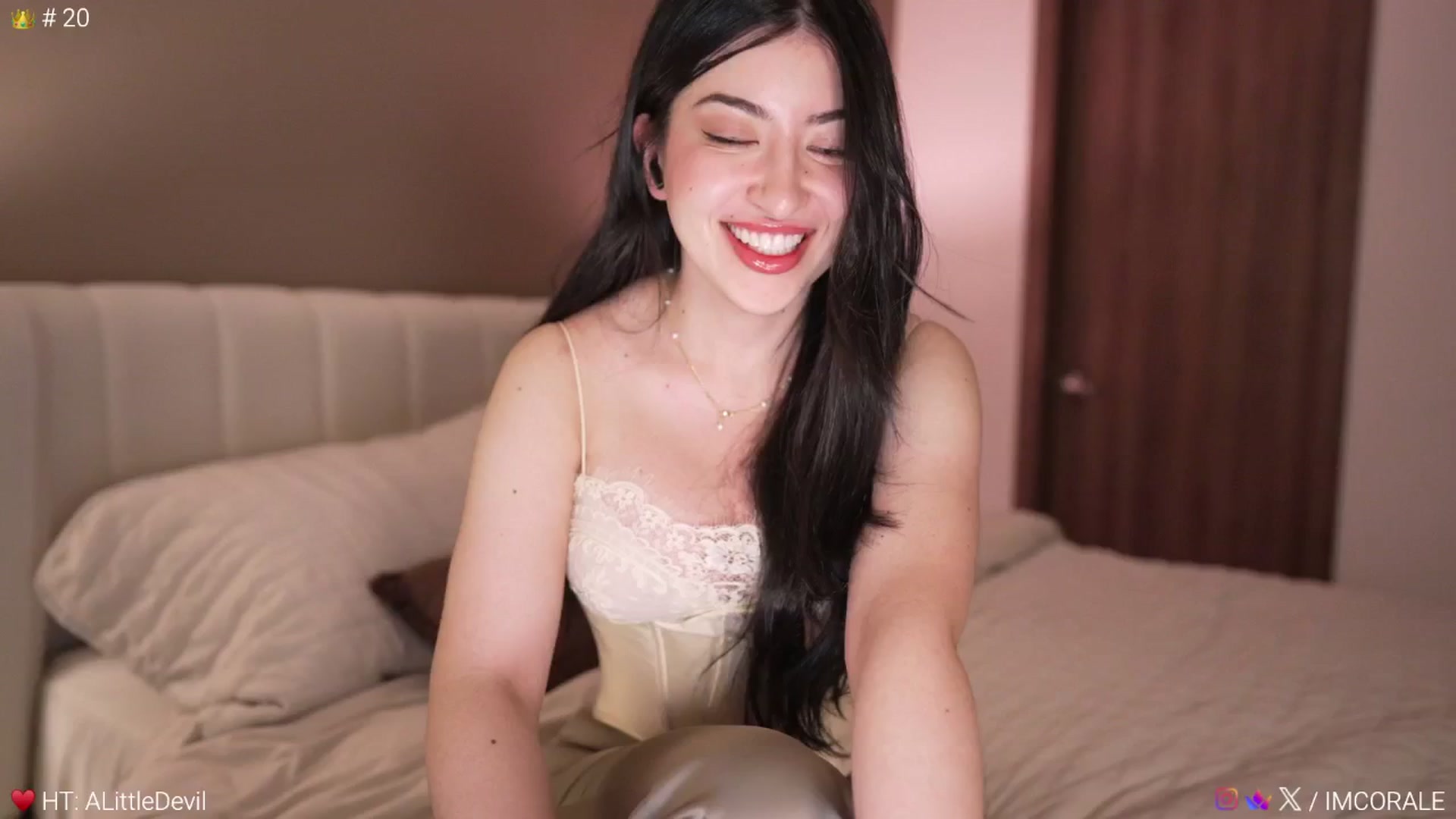 Gallery image thumbnail from Caroline_'s myfreecams stream on, 03/19/2026, 02:40 image 4 of 20