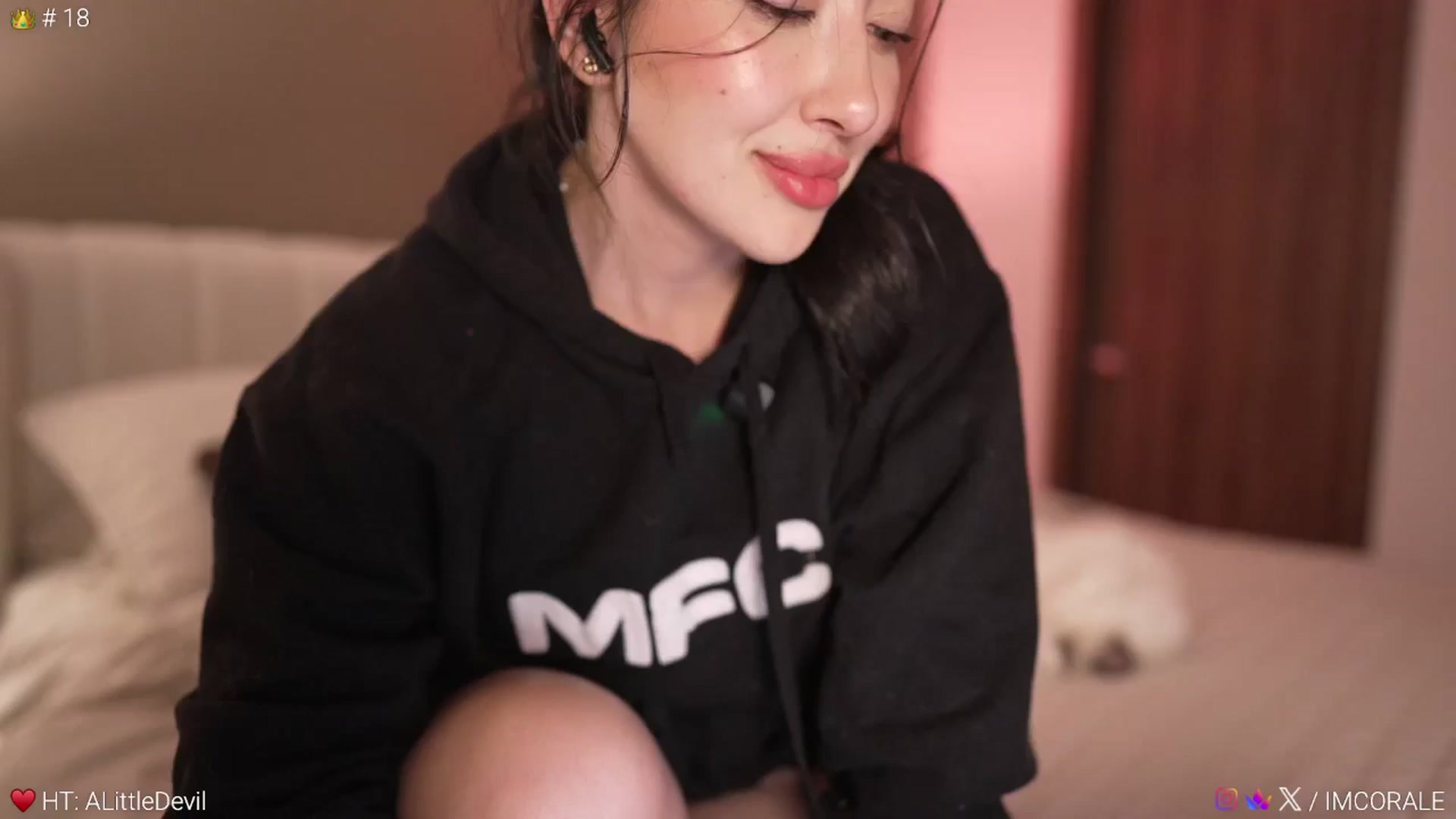 Gallery image thumbnail from Caroline_'s myfreecams stream on, 03/24/2026, 05:49 image 9 of 20