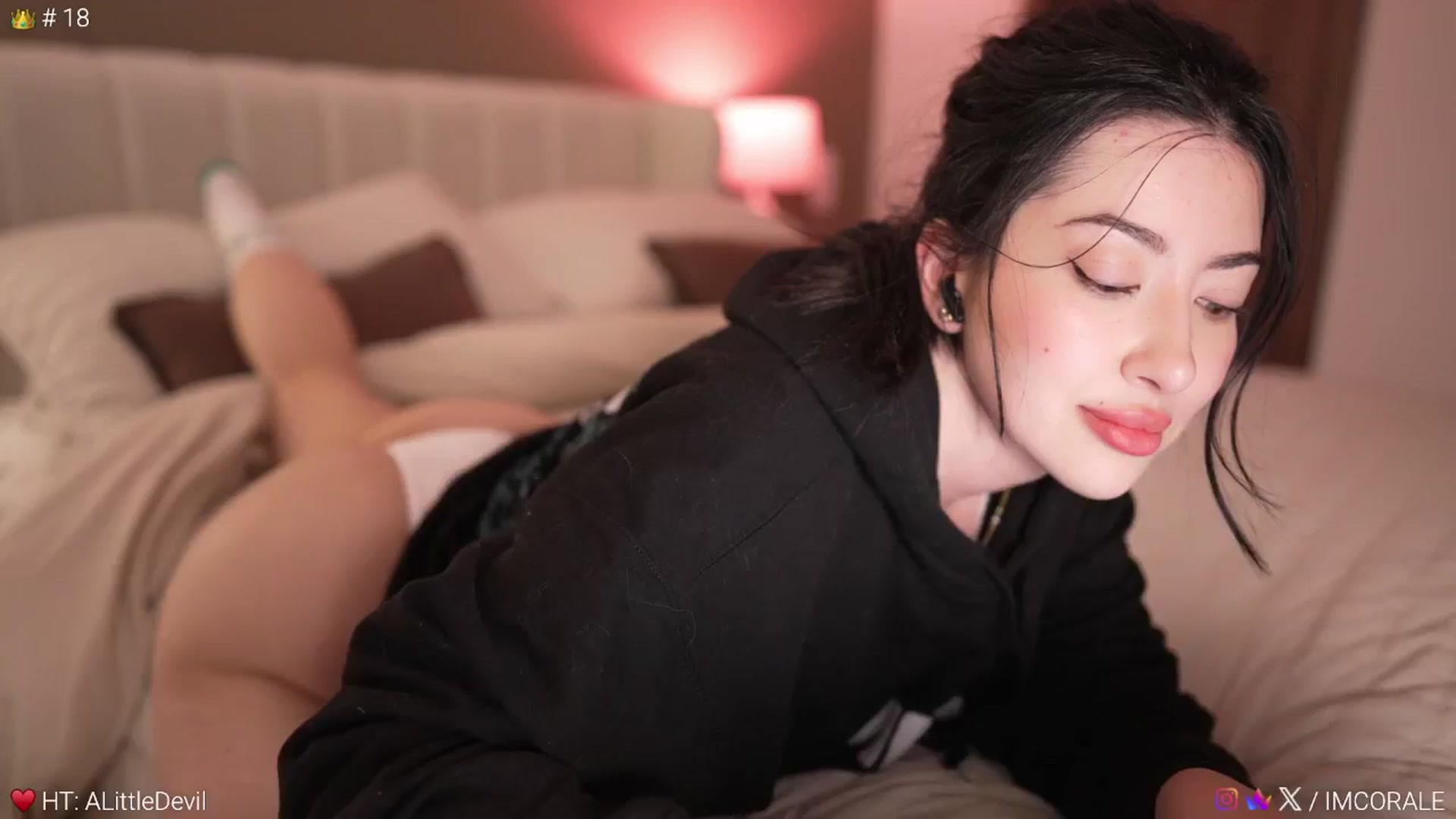 Gallery image thumbnail from Caroline_'s myfreecams stream on, 03/24/2026, 05:49 image 5 of 20