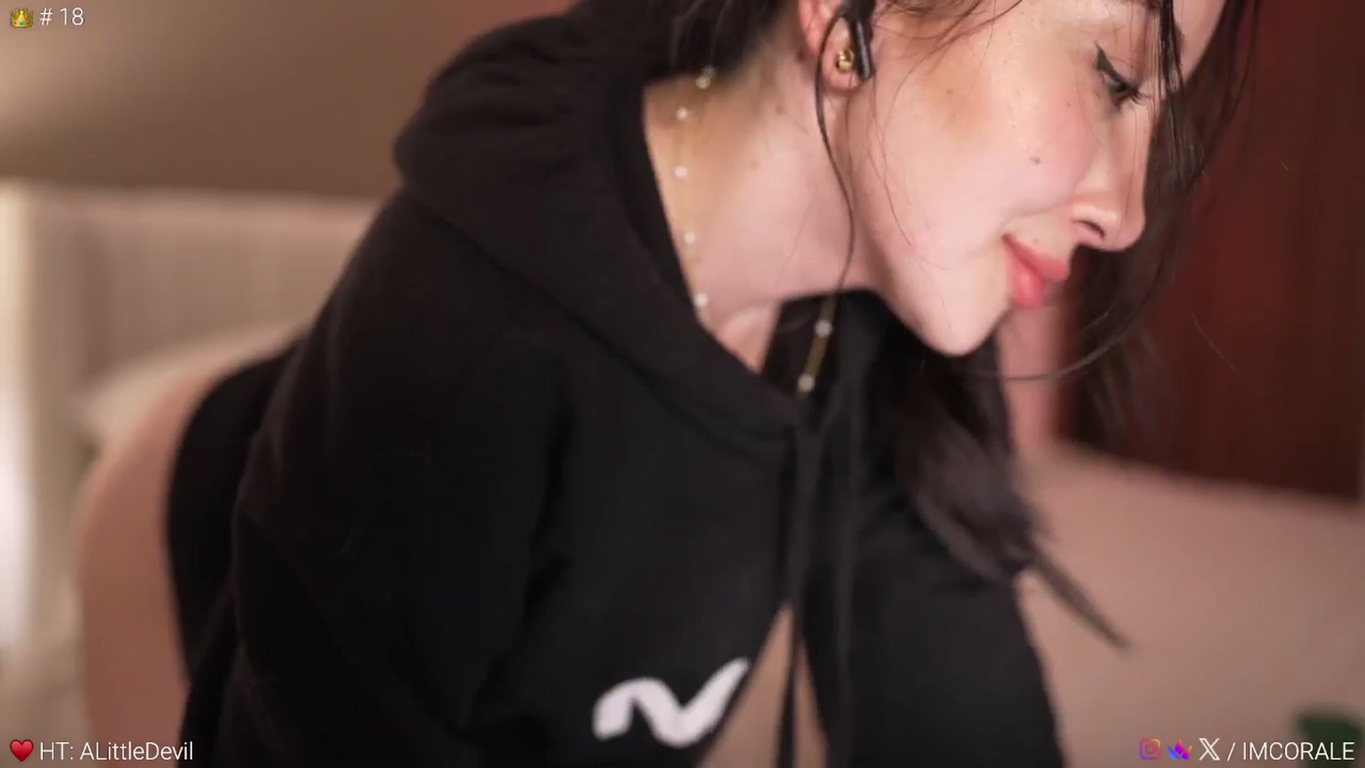Gallery image thumbnail from Caroline_'s myfreecams stream on, 03/24/2026, 05:49 image 19 of 20