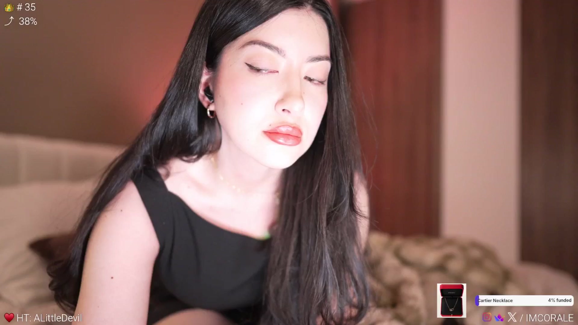 Gallery image thumbnail from Caroline_'s myfreecams stream on, 04/17/2026, 05:29 image 13 of 20