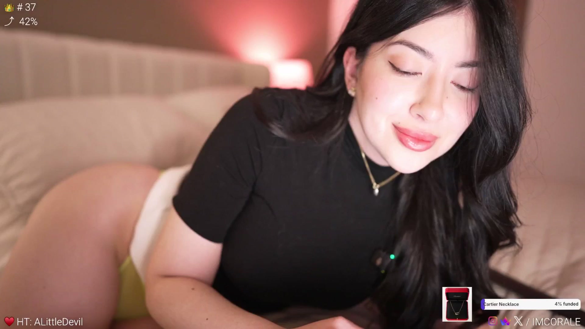 Gallery image thumbnail from Caroline_'s myfreecams stream on, 04/19/2026, 04:18 image 15 of 20