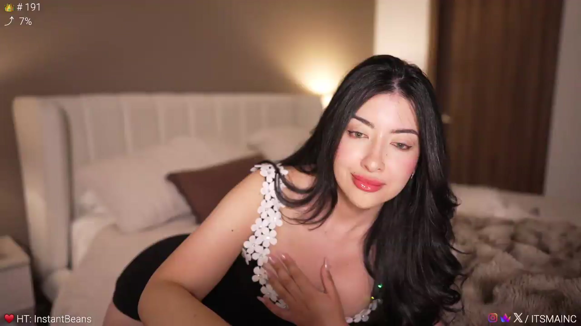 Gallery image thumbnail from Caroline_'s myfreecams stream on, 06/09/2026, 06:10 image 17 of 20