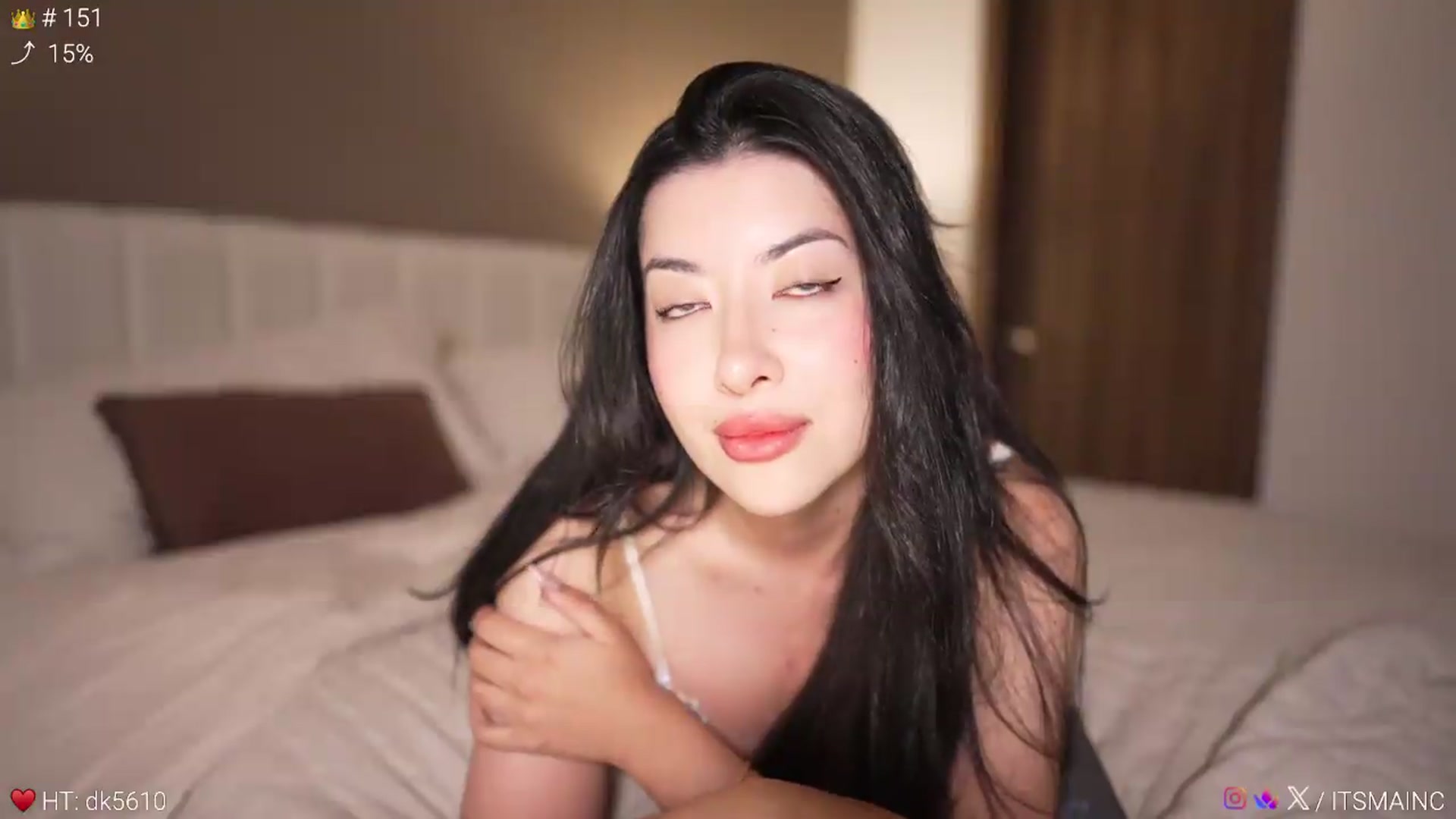 Gallery image thumbnail from Caroline_'s myfreecams stream on, 06/15/2026, 04:23 image 13 of 20