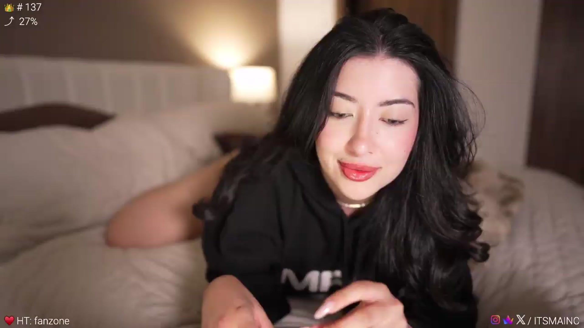 Gallery image thumbnail from Caroline_'s myfreecams stream on, 06/26/2026, 06:03 image 1 of 20