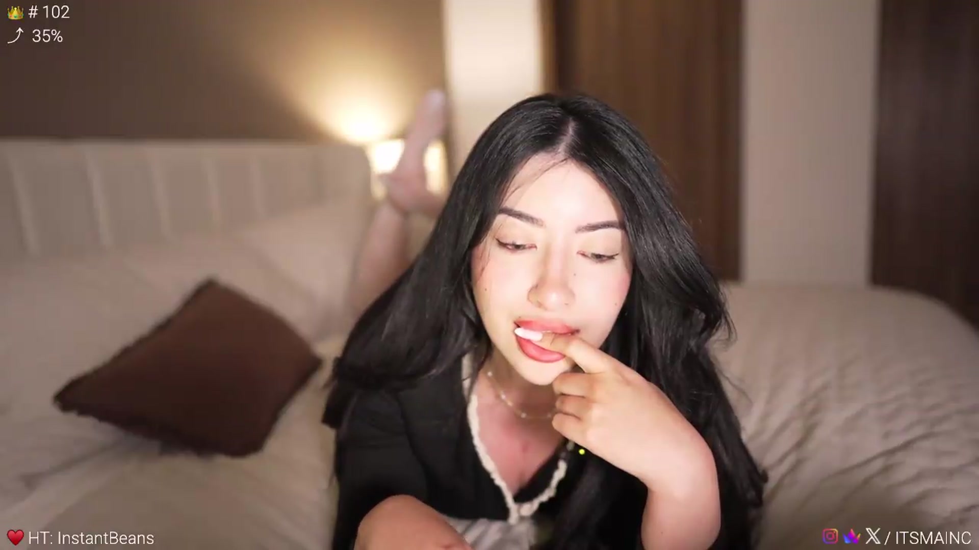 Gallery image thumbnail from Caroline_'s myfreecams stream on, 06/27/2026, 06:37 image 10 of 20