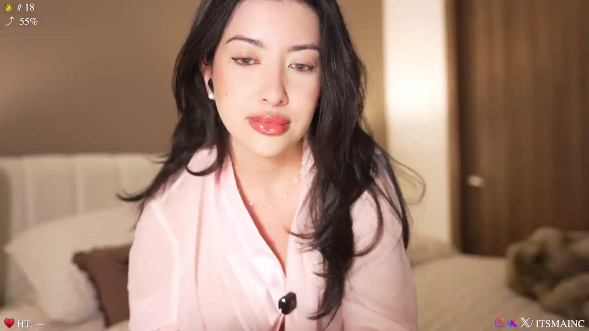 Gallery image thumbnail from Caroline_'s myfreecams stream on, 08/17/2026, 05:15 image 1 of 20