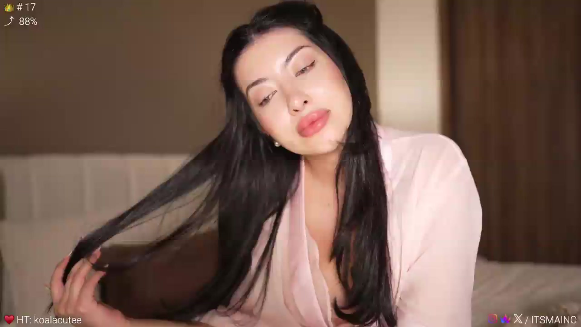 Gallery image thumbnail from Caroline_'s myfreecams stream on, 08/28/2026, 04:56 image 19 of 20