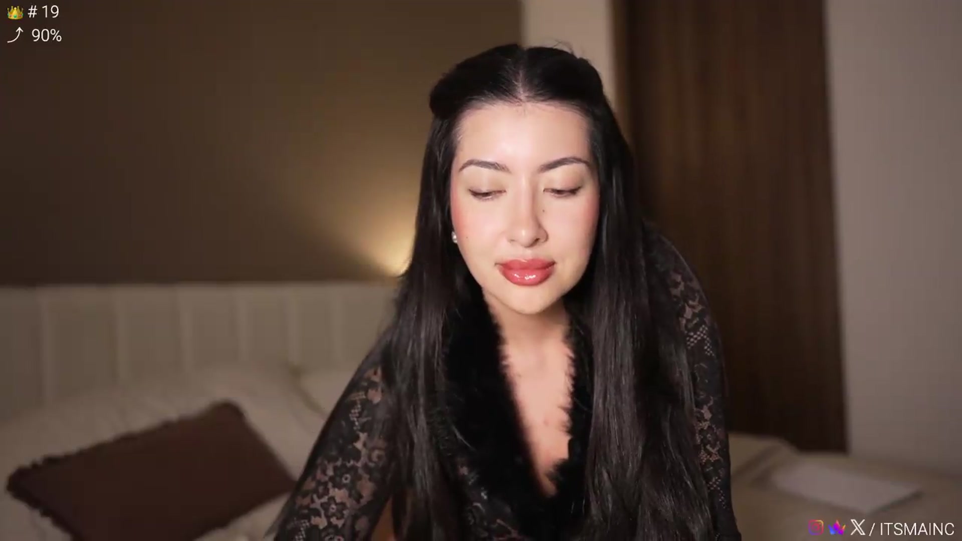 Gallery image thumbnail from Caroline_'s myfreecams stream on, 08/30/2026, 04:33 image 11 of 20
