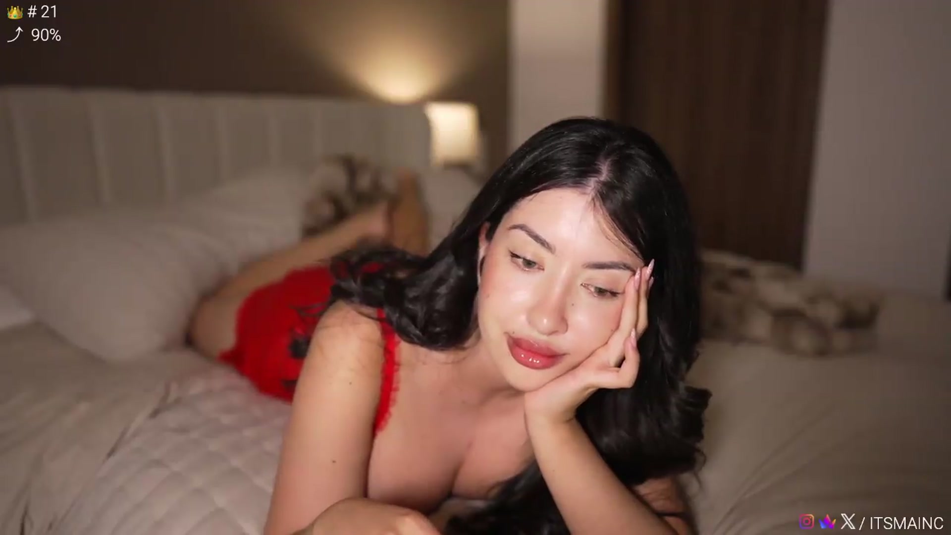 Gallery image thumbnail from Caroline_'s myfreecams stream on, 08/31/2026, 04:18 image 13 of 20