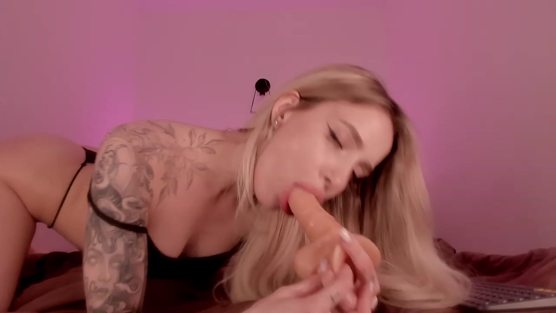Gallery image thumbnail from Caroline_Bell's myfreecams stream on, 07/18/2023, 15:44 image 1 of 20