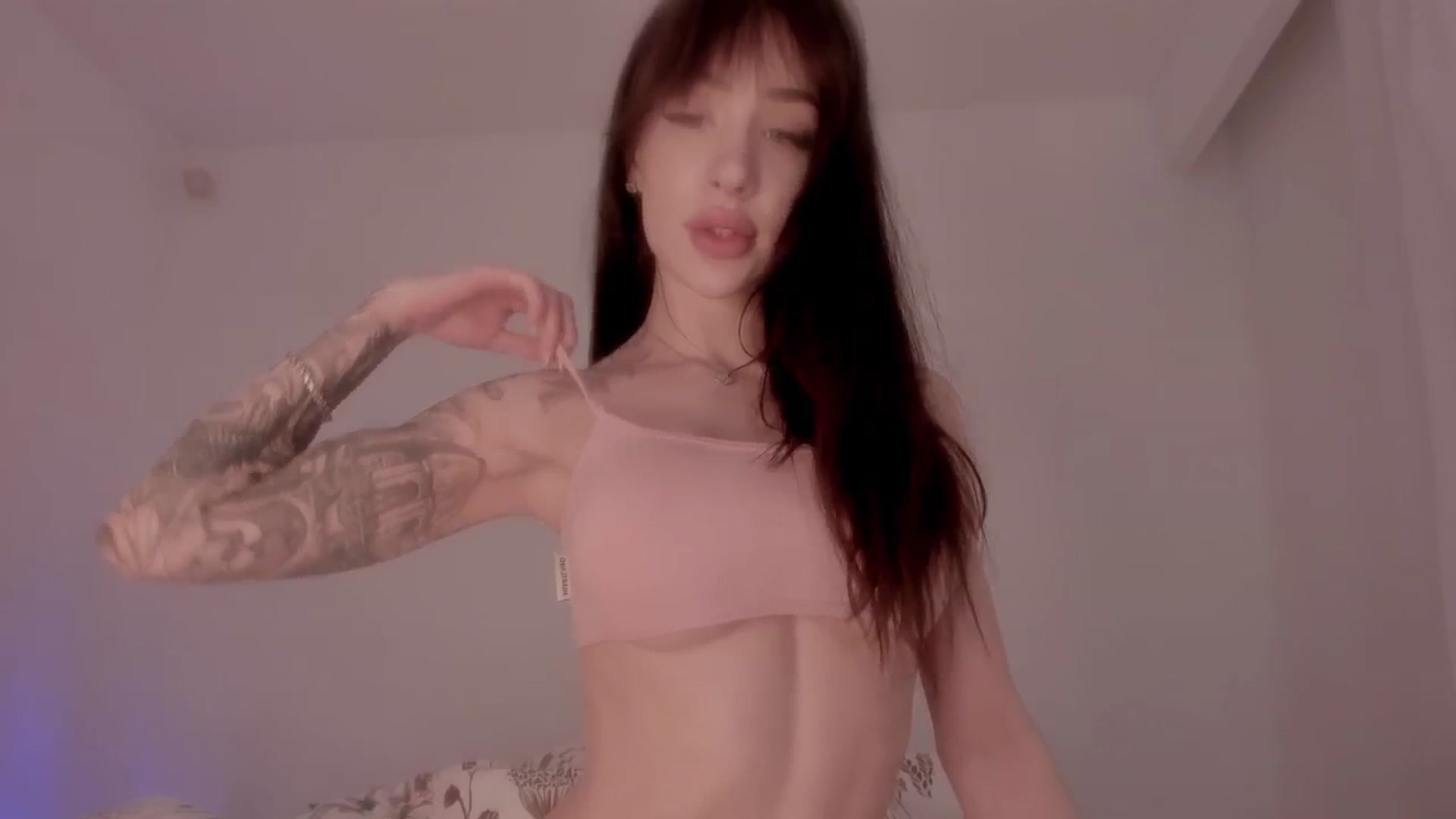 Gallery image thumbnail from Caroline_Bell's myfreecams stream on, 02/19/2025, 13:09 image 17 of 20