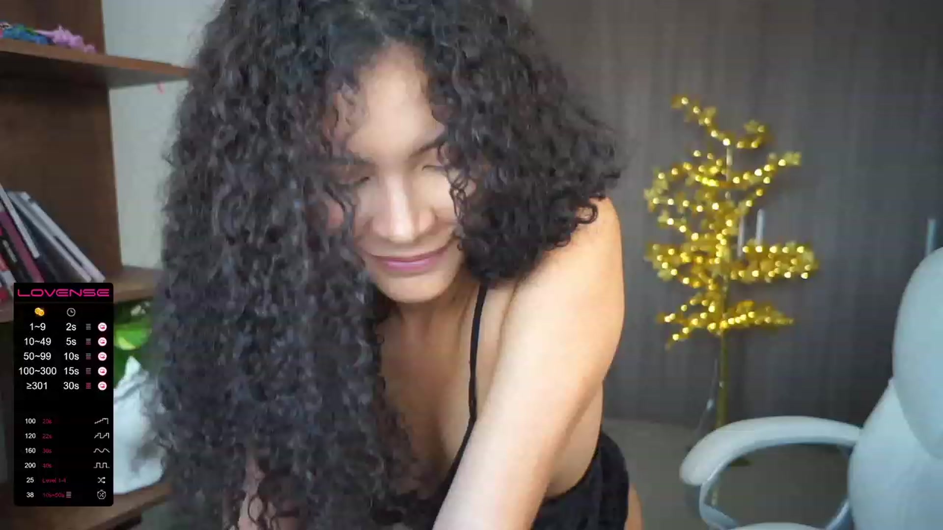 Gallery image thumbnail from Caroline_Ross's myfreecams stream on, 11/22/2022, 20:57 image 7 of 20