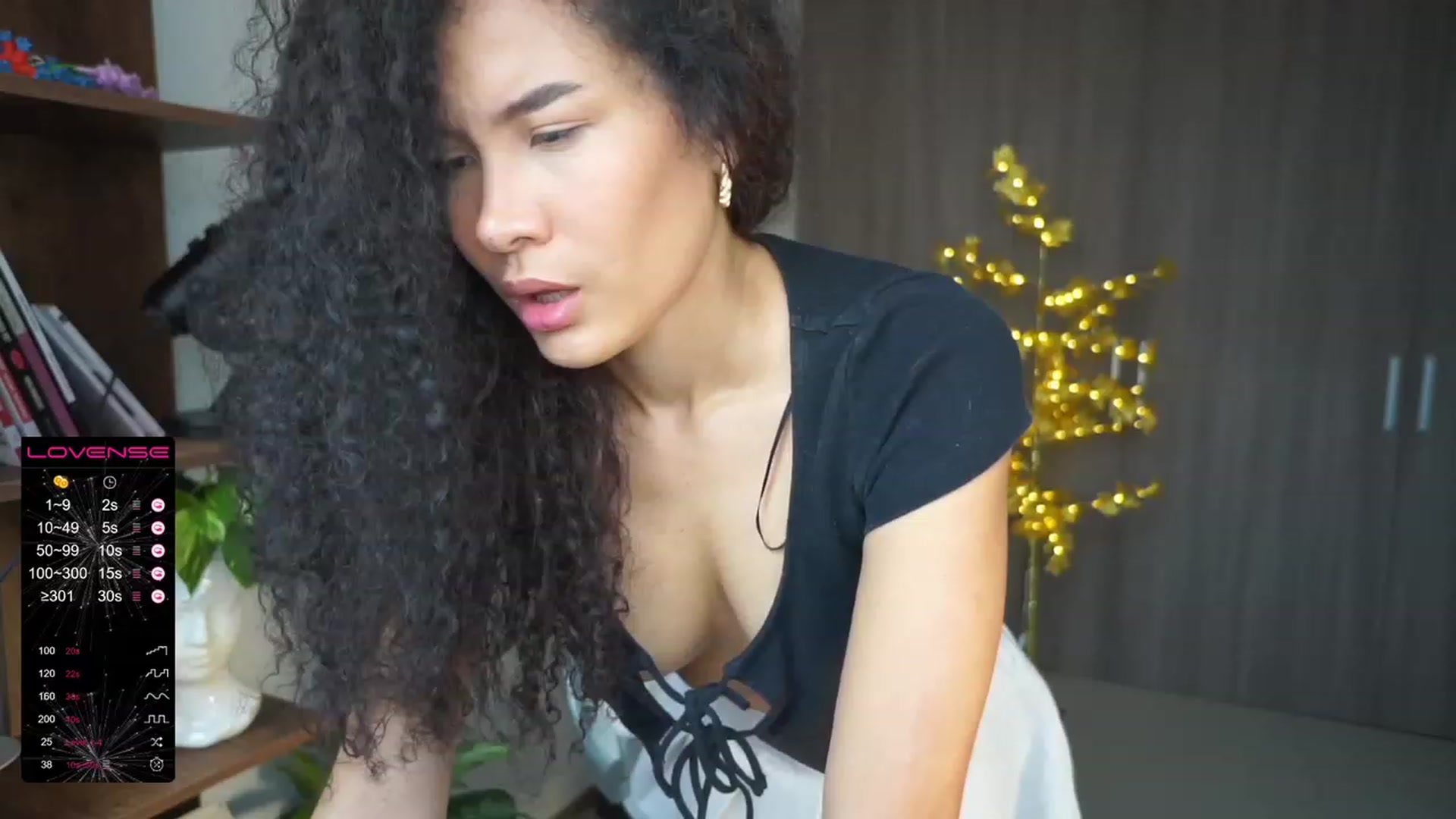 Gallery image thumbnail from Caroline_Ross's myfreecams stream on, 11/24/2022, 17:12 image 17 of 20