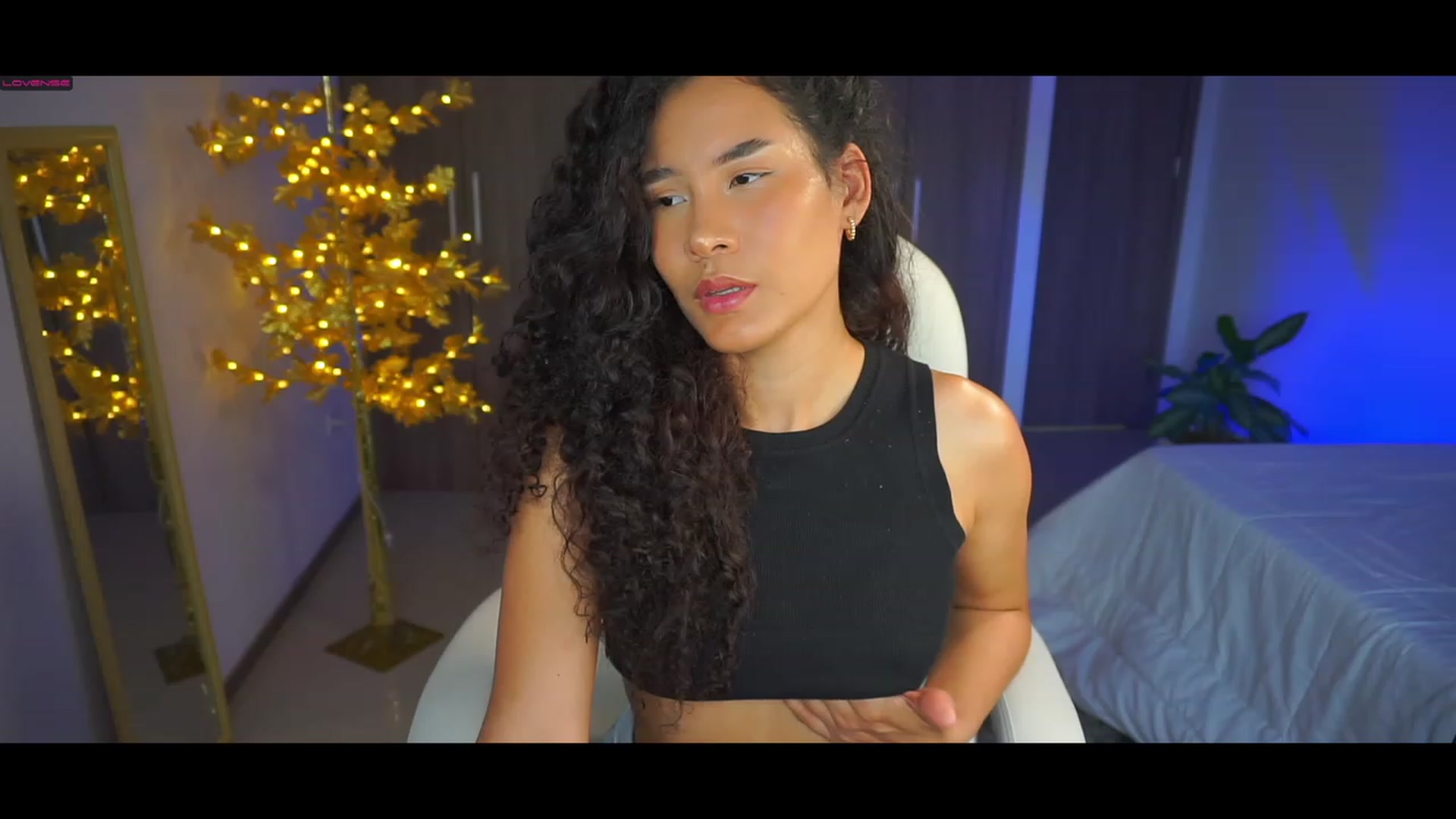 Gallery image thumbnail from Caroline_Ross's myfreecams stream on, 02/14/2023, 19:43 image 15 of 20