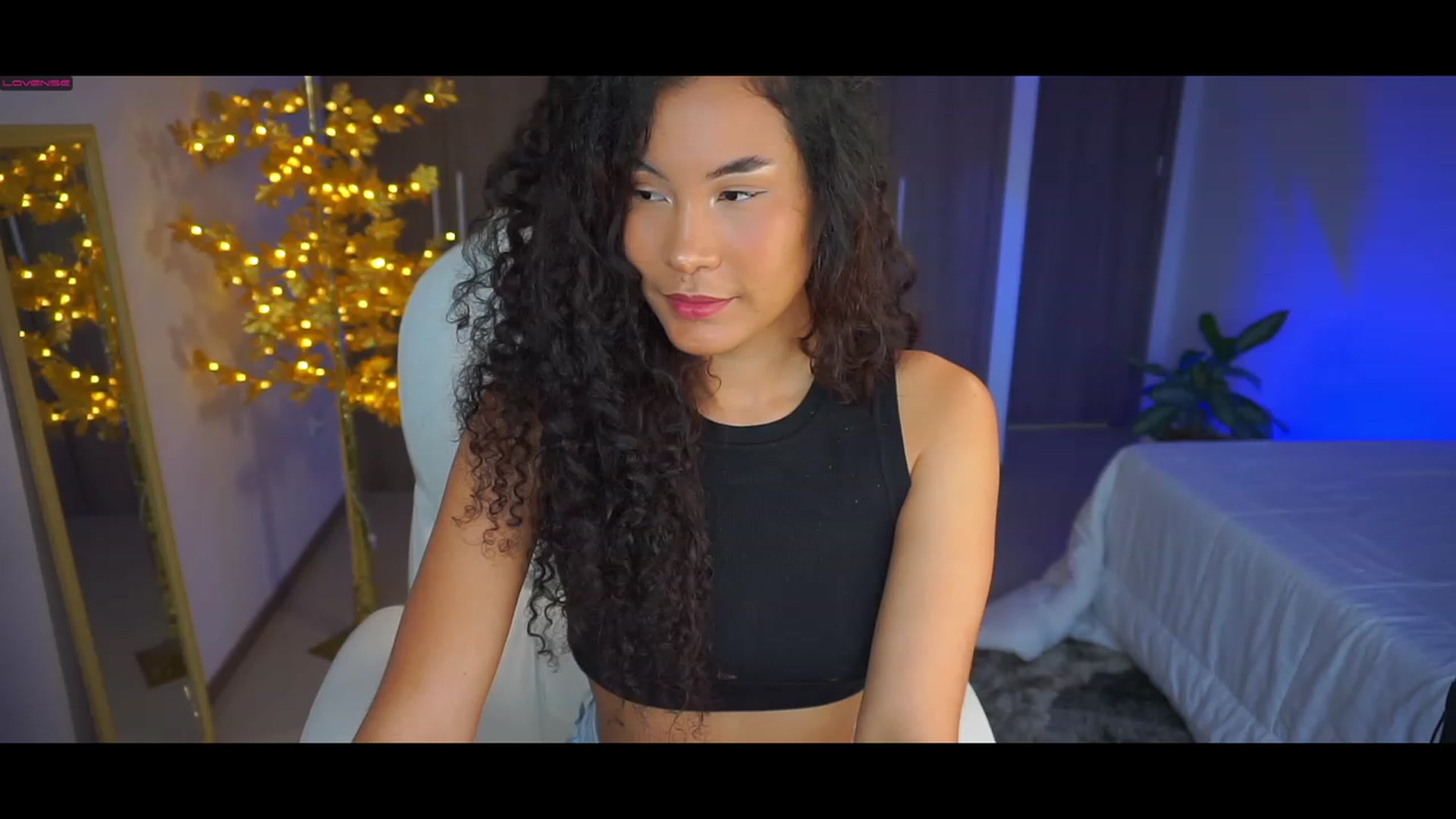 Gallery image thumbnail from Caroline_Ross's myfreecams stream on, 02/14/2023, 19:43 image 3 of 20