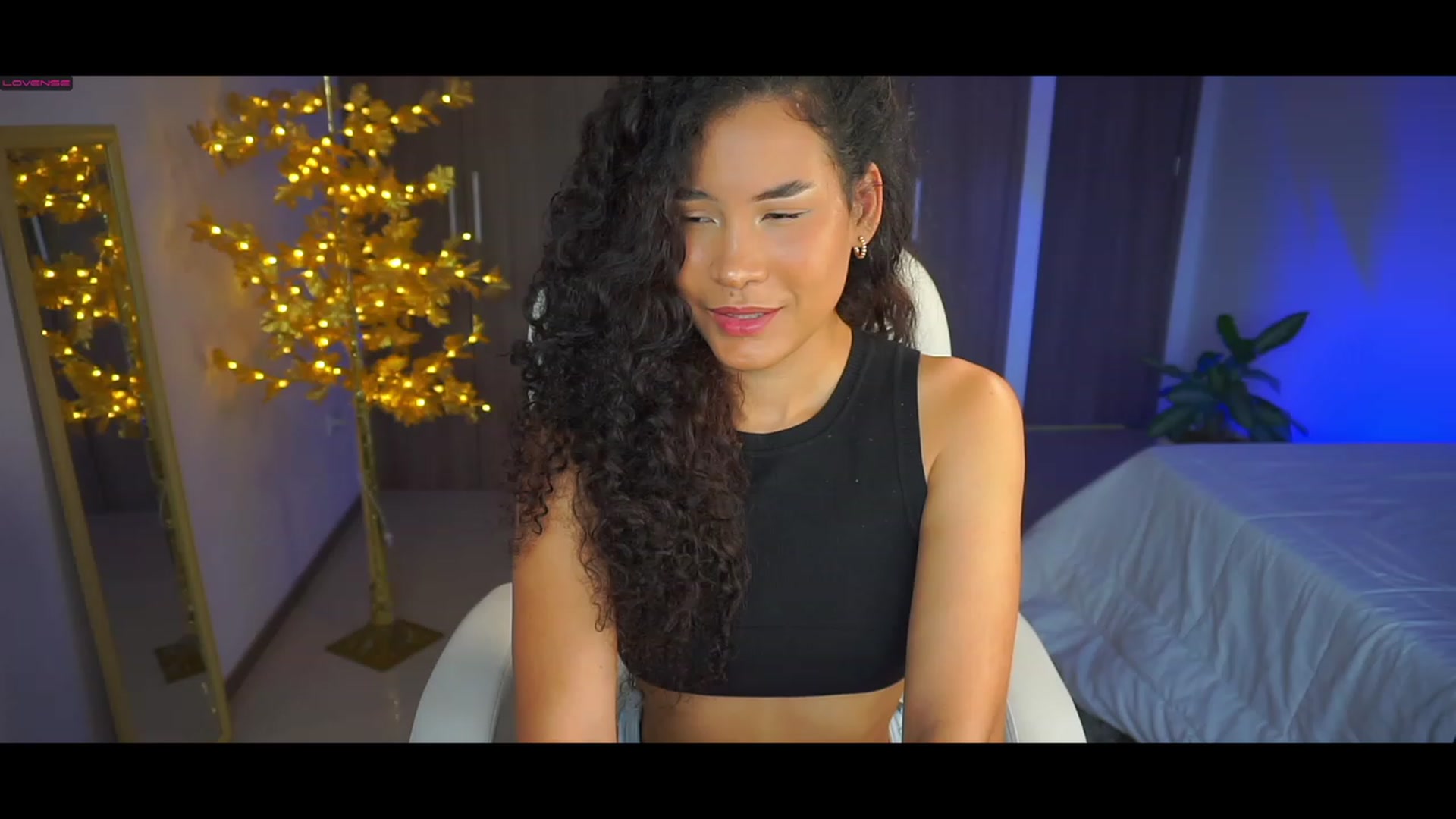 Gallery image thumbnail from Caroline_Ross's myfreecams stream on, 02/14/2023, 19:43 image 16 of 20