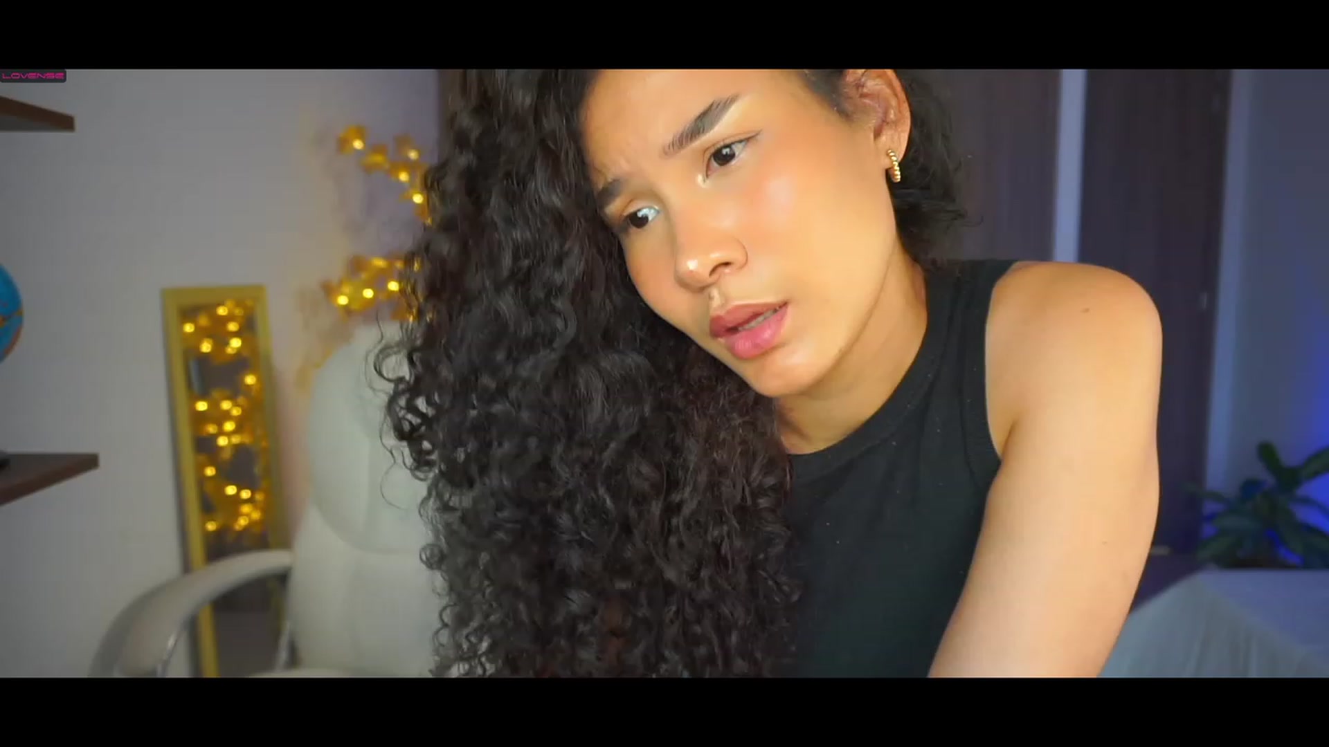 Gallery image thumbnail from Caroline_Ross's myfreecams stream on, 02/14/2023, 20:45 image 8 of 20