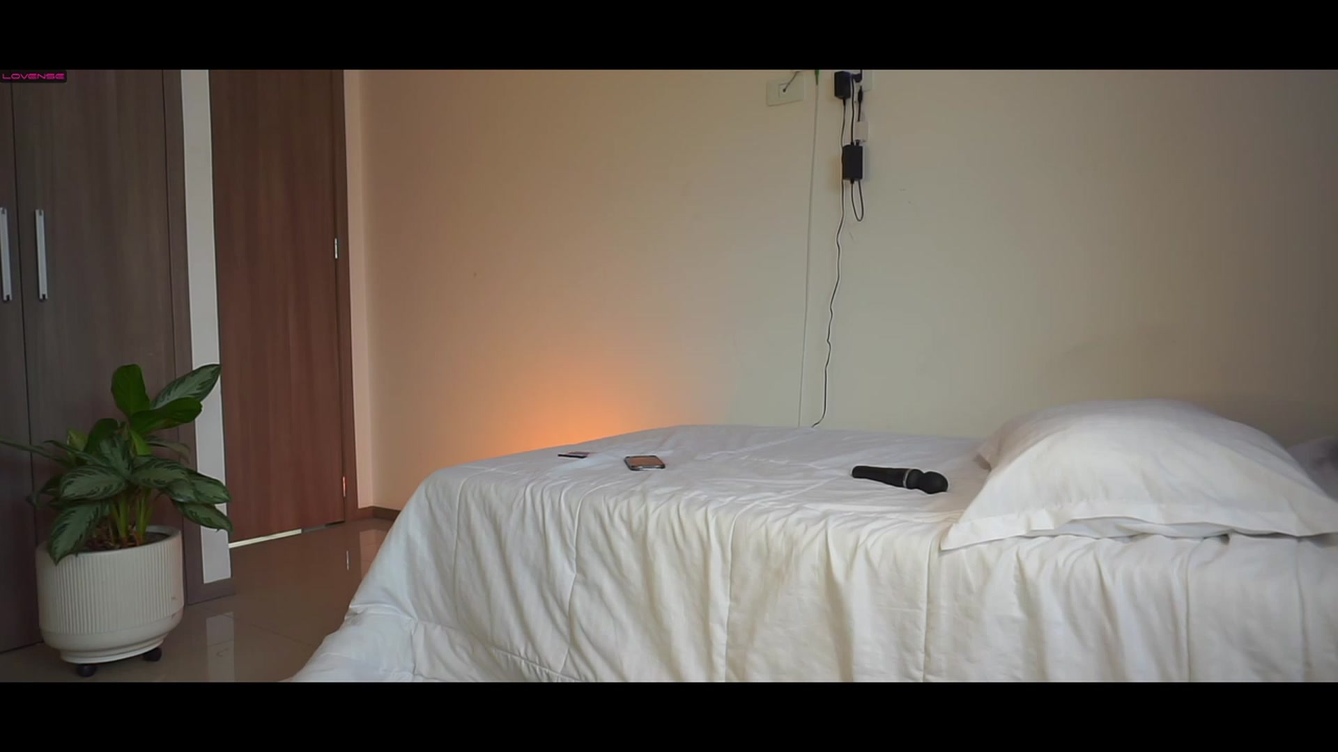 Gallery image thumbnail from Caroline_Ross's myfreecams stream on, 02/18/2023, 19:39 image 18 of 20