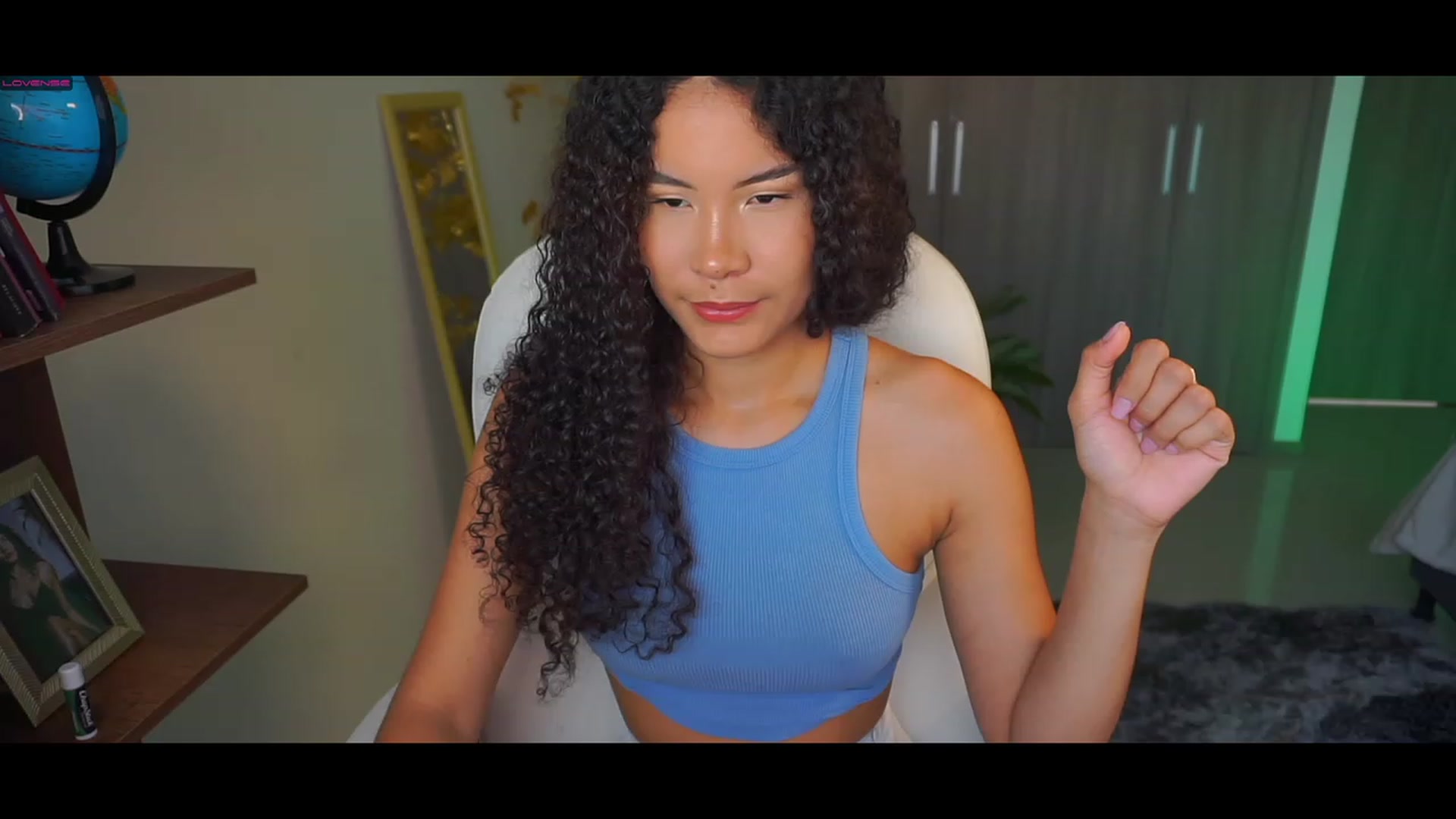 Gallery image thumbnail from Caroline_Ross's myfreecams stream on, 02/24/2023, 21:30 image 3 of 20