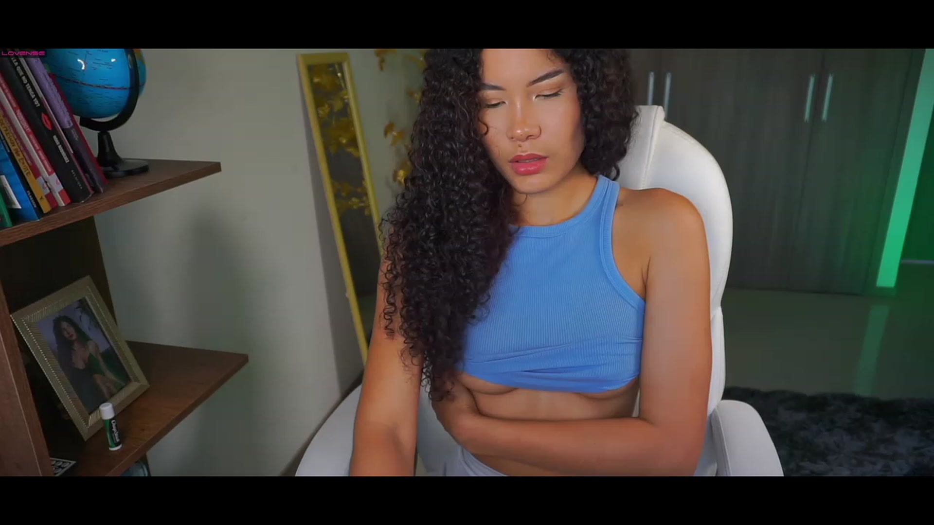 Gallery image thumbnail from Caroline_Ross's myfreecams stream on, 02/24/2023, 21:30 image 10 of 20