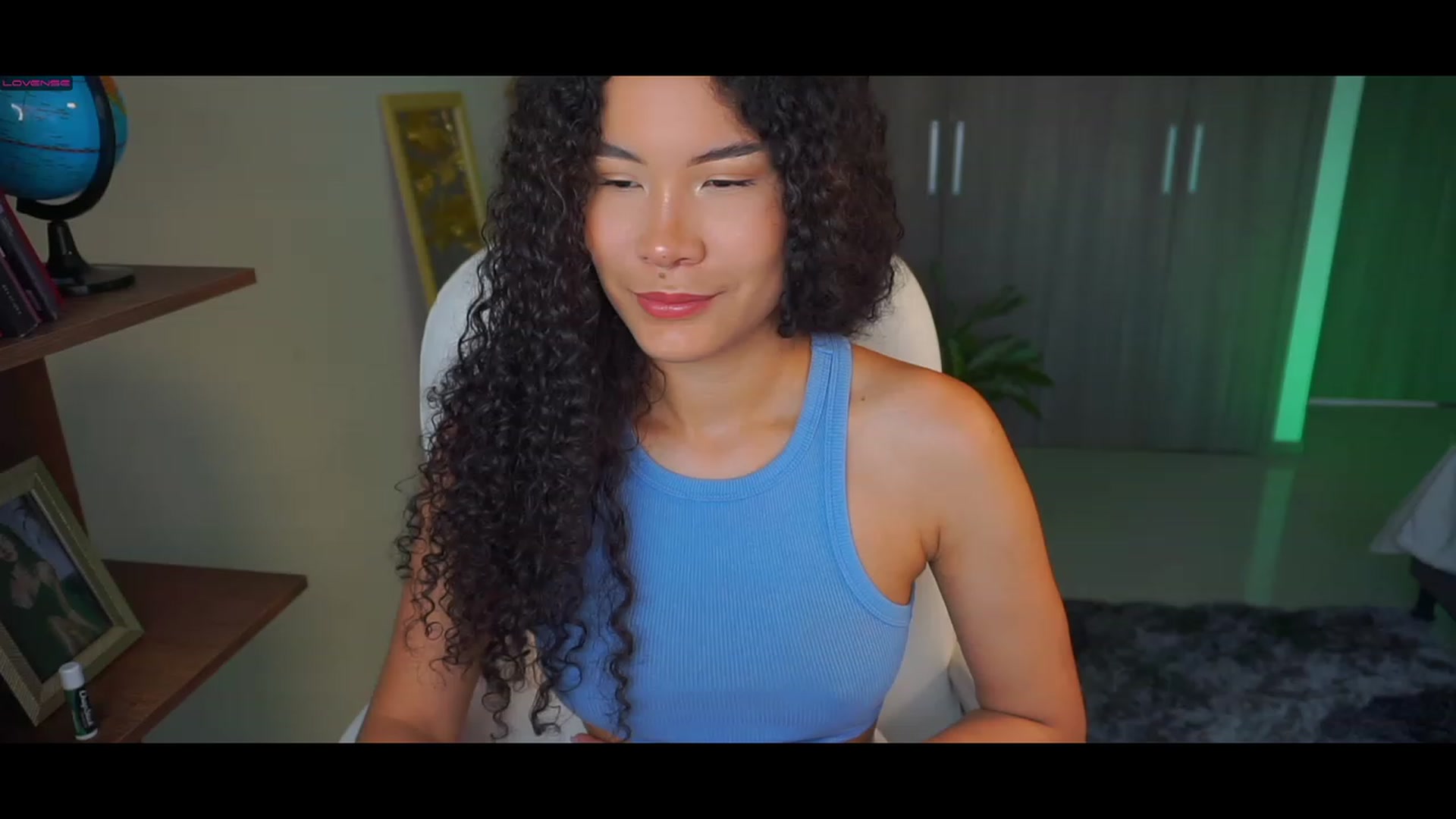 Gallery image thumbnail from Caroline_Ross's myfreecams stream on, 02/24/2023, 21:30 image 2 of 20