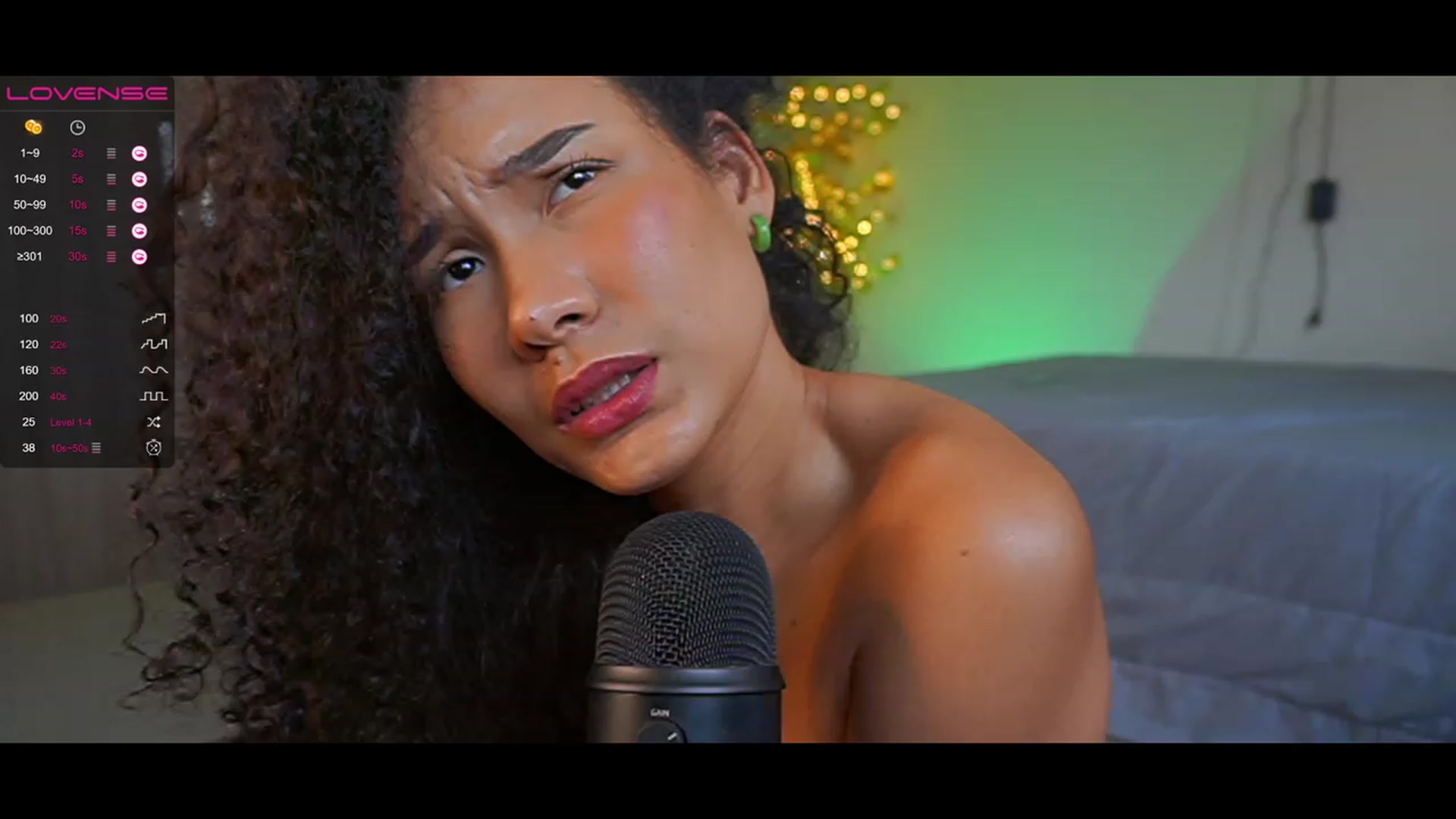 Gallery image thumbnail from Caroline_Ross's myfreecams stream on, 03/11/2023, 21:47 image 8 of 20