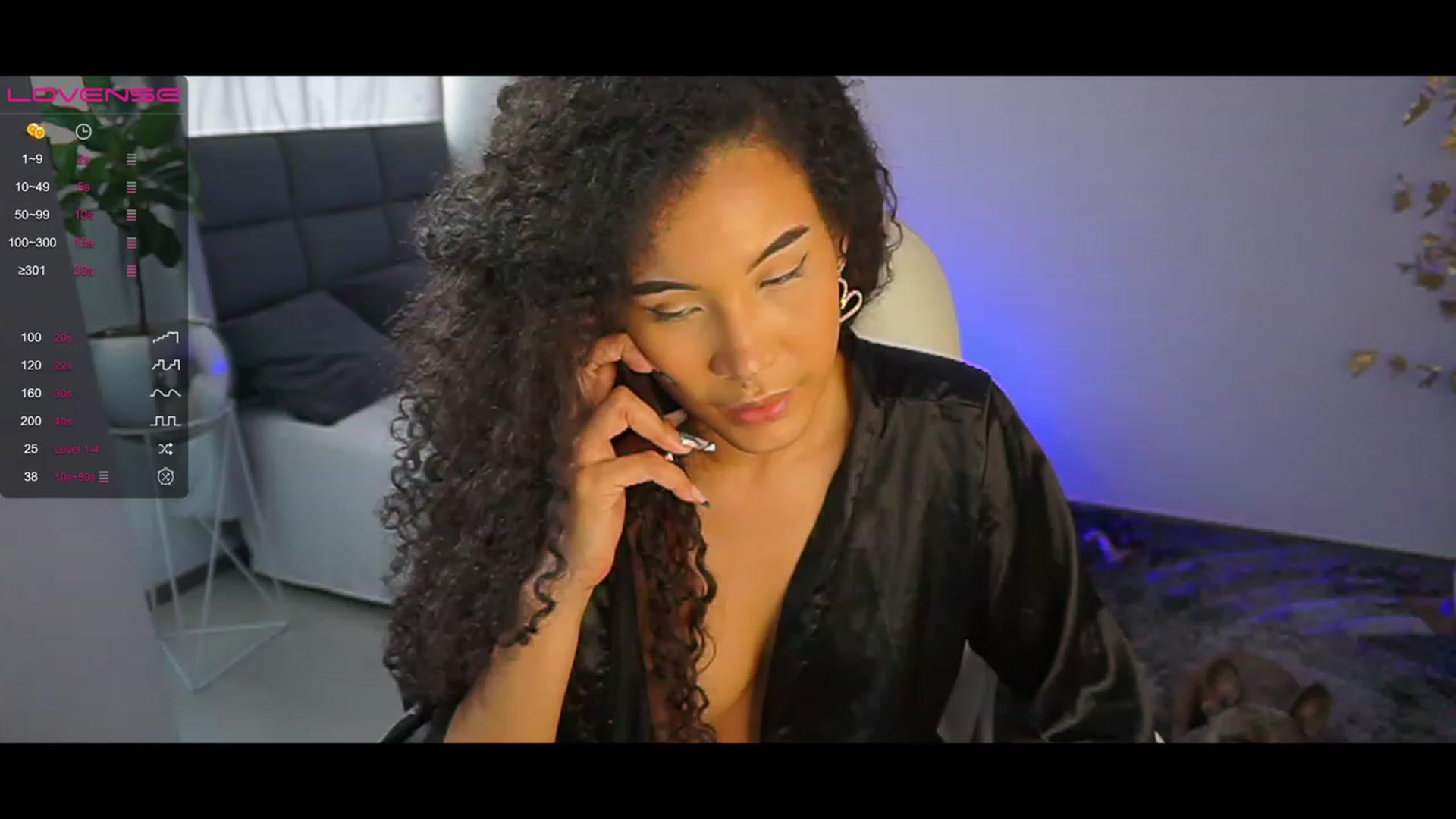 Gallery image thumbnail from Caroline_Ross's myfreecams stream on, 04/17/2023, 22:20 image 4 of 20