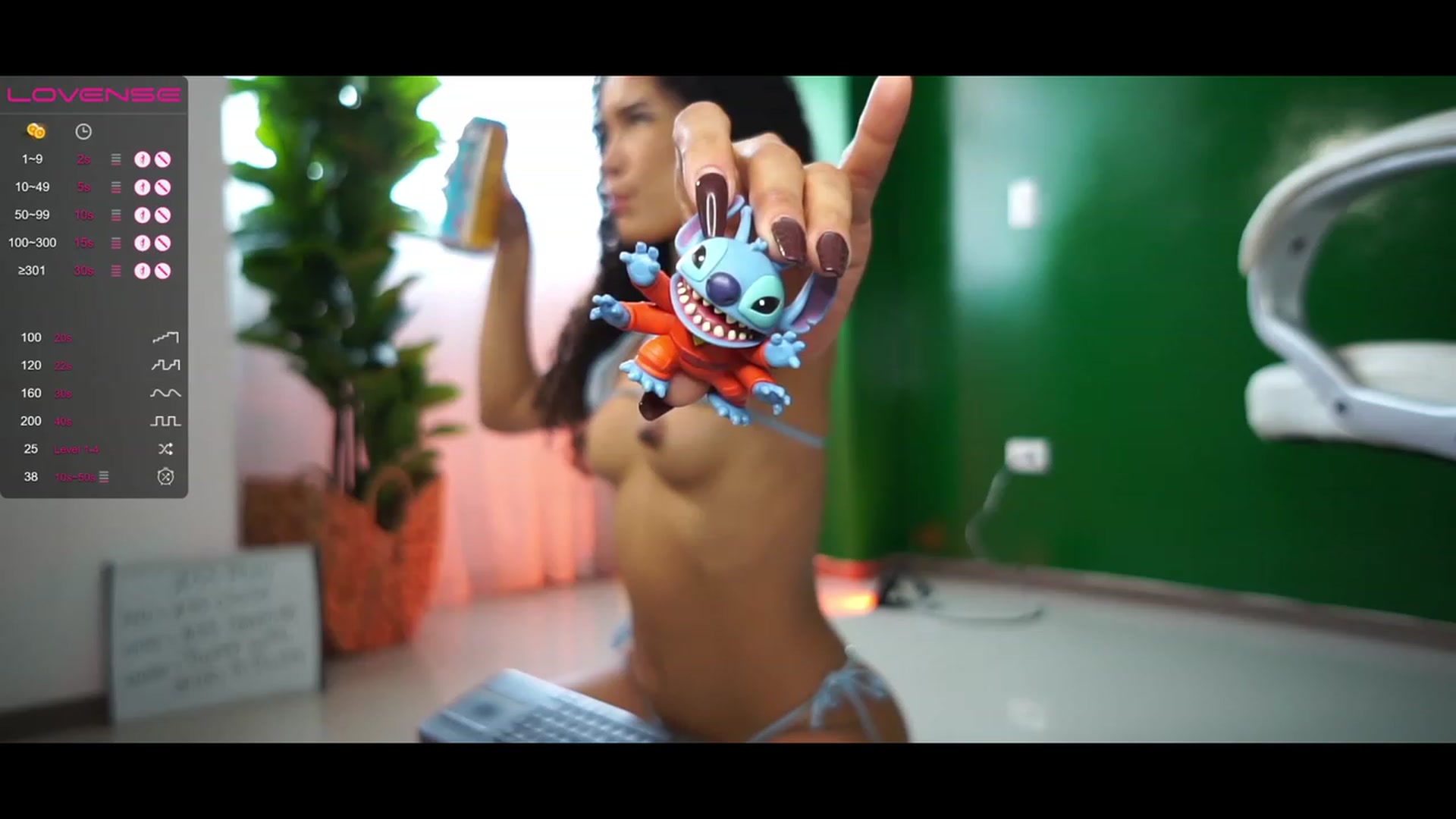 Gallery image thumbnail from Caroline_Ross's myfreecams stream on, 07/04/2023, 19:50 image 1 of 20