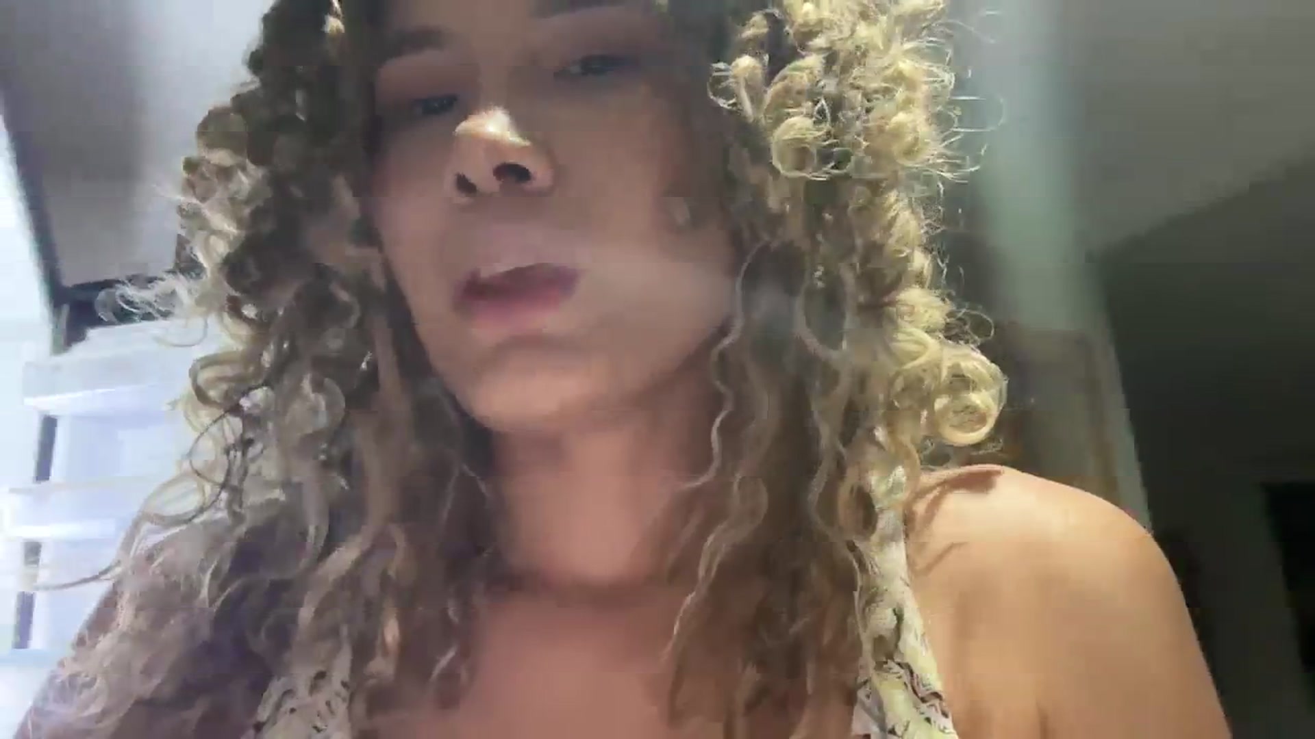 Gallery image thumbnail from Caroline_Ross's myfreecams stream on, 03/07/2024, 06:07 image 7 of 20