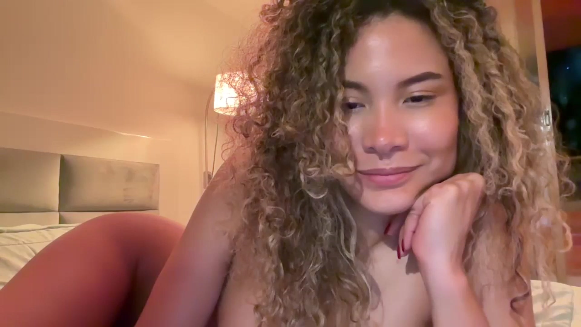 Gallery image thumbnail from Caroline_Ross's myfreecams stream on, 03/14/2024, 07:41 image 2 of 20