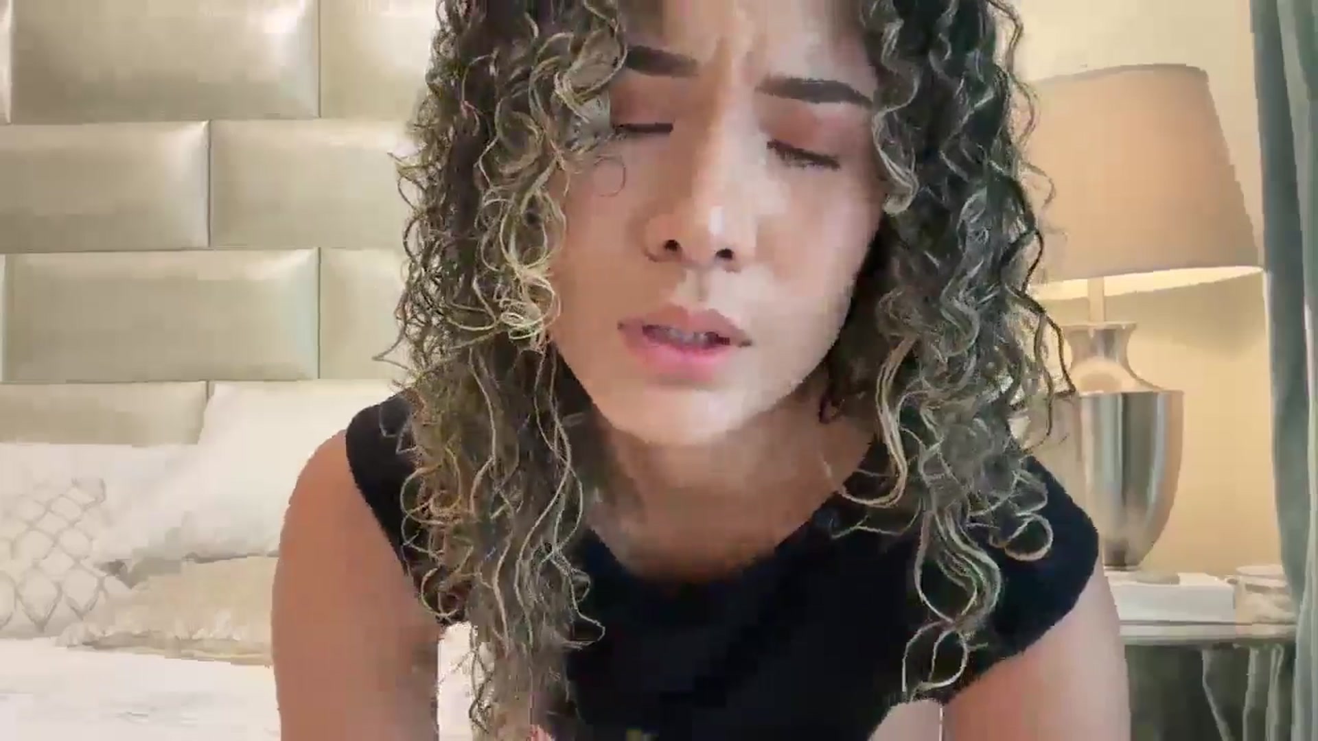Gallery image thumbnail from Caroline_Ross's myfreecams stream on, 07/15/2024, 13:20 image 9 of 20