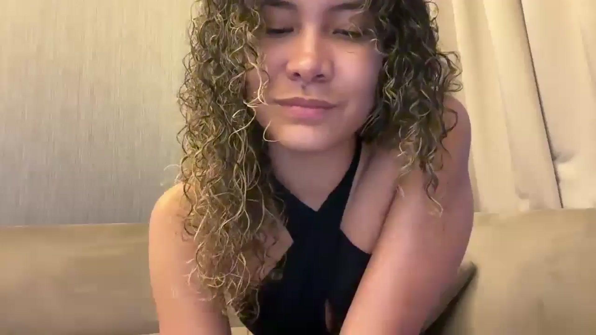 Gallery image thumbnail from Caroline_Ross's myfreecams stream on, 07/19/2024, 15:29 image 19 of 20