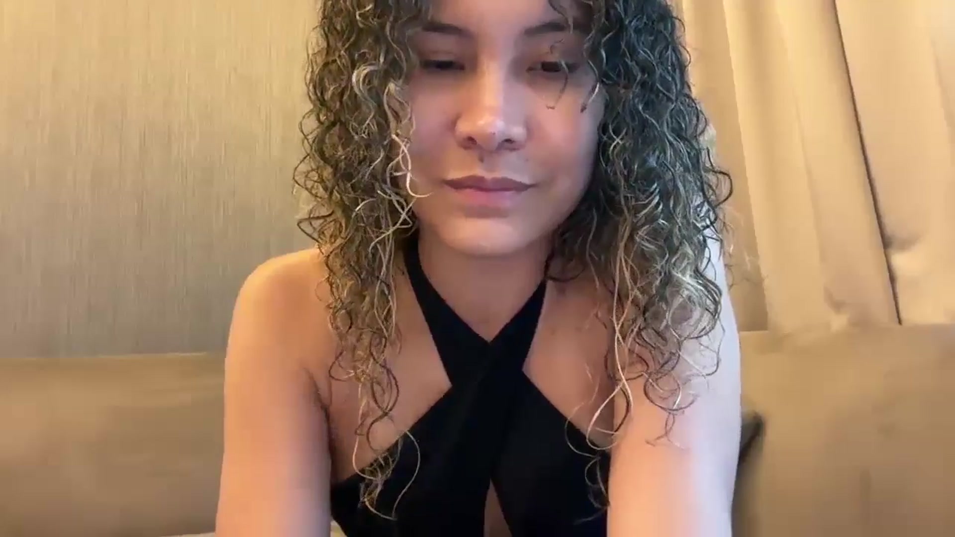 Gallery image thumbnail from Caroline_Ross's myfreecams stream on, 07/19/2024, 15:29 image 7 of 20