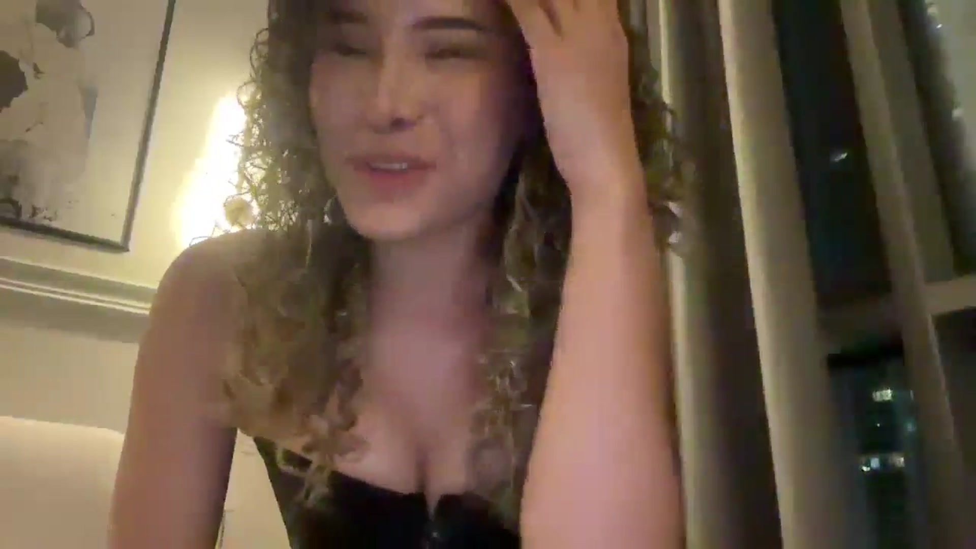 Gallery image thumbnail from Caroline_Ross's myfreecams stream on, 08/16/2024, 23:03 image 19 of 20