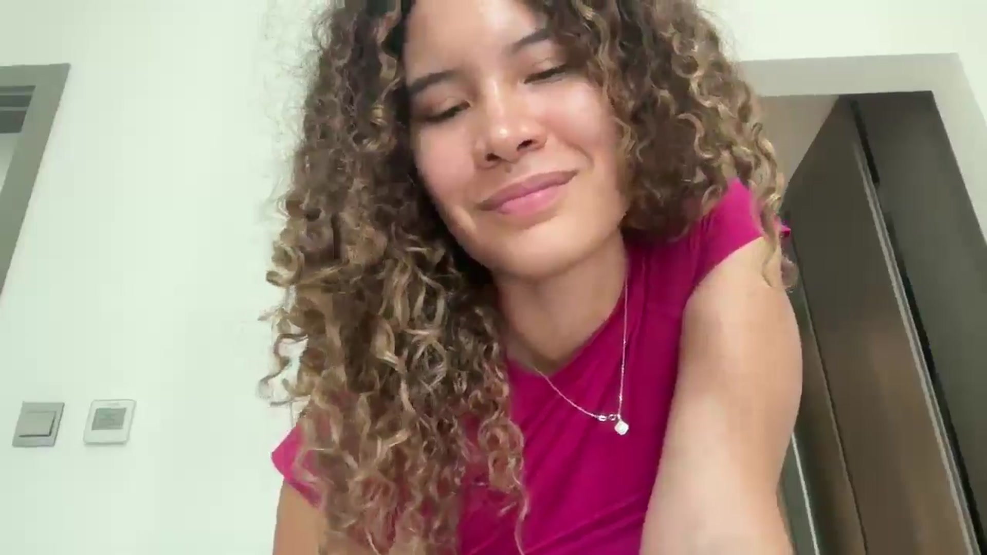 Gallery image thumbnail from Caroline_Ross's myfreecams stream on, 07/24/2025, 13:23 image 15 of 20