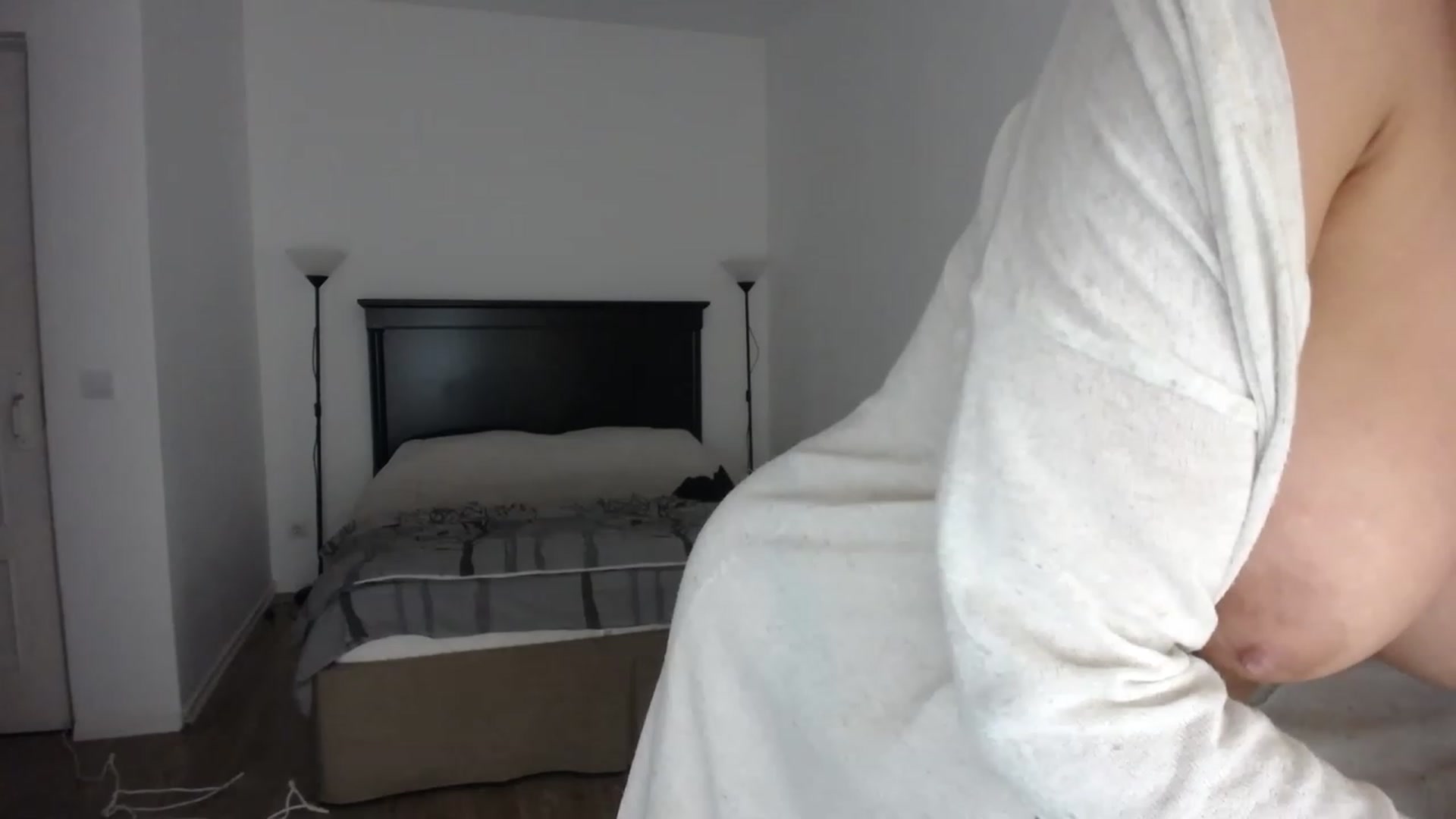 Gallery image thumbnail from Carollyne_'s myfreecams stream on, 11/21/2022, 15:27 image 20 of 20