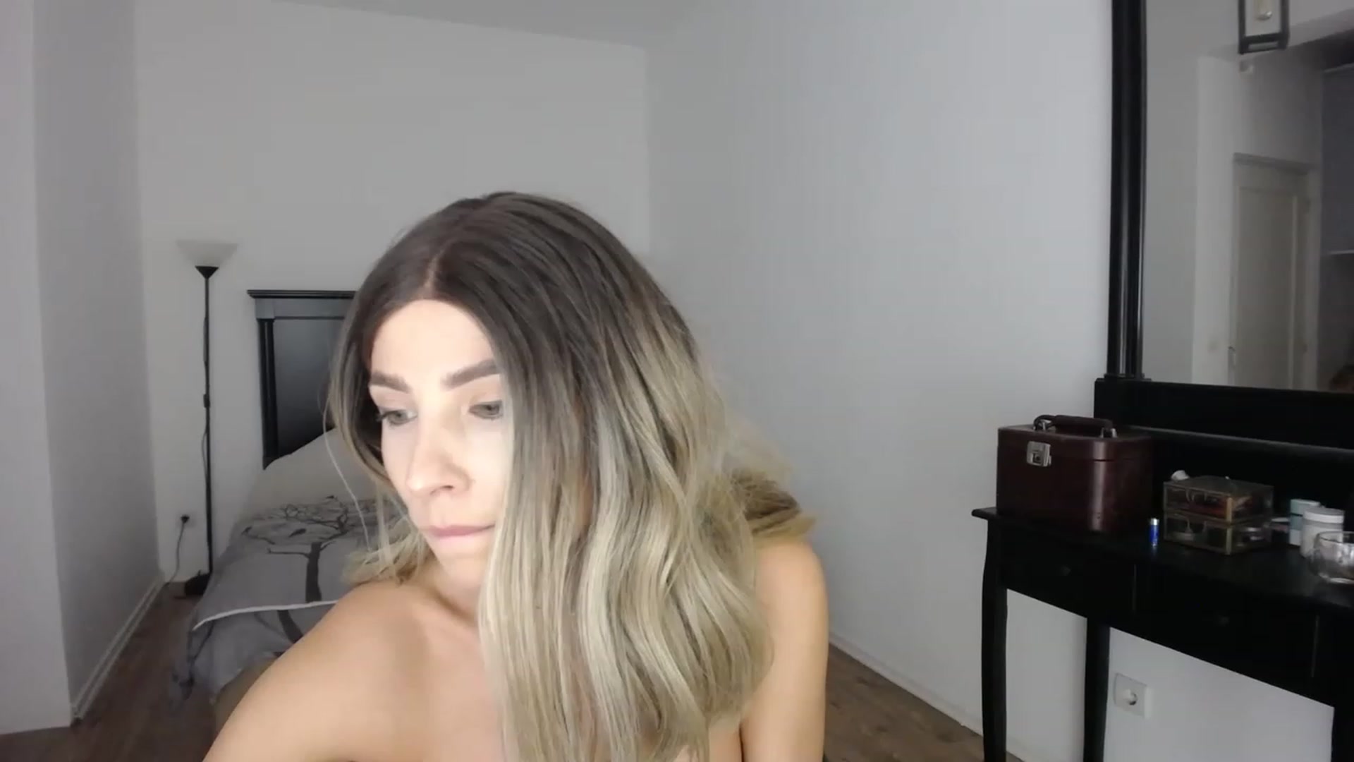 Gallery image thumbnail from Carollyne_'s myfreecams stream on, 11/25/2022, 15:59 image 15 of 20